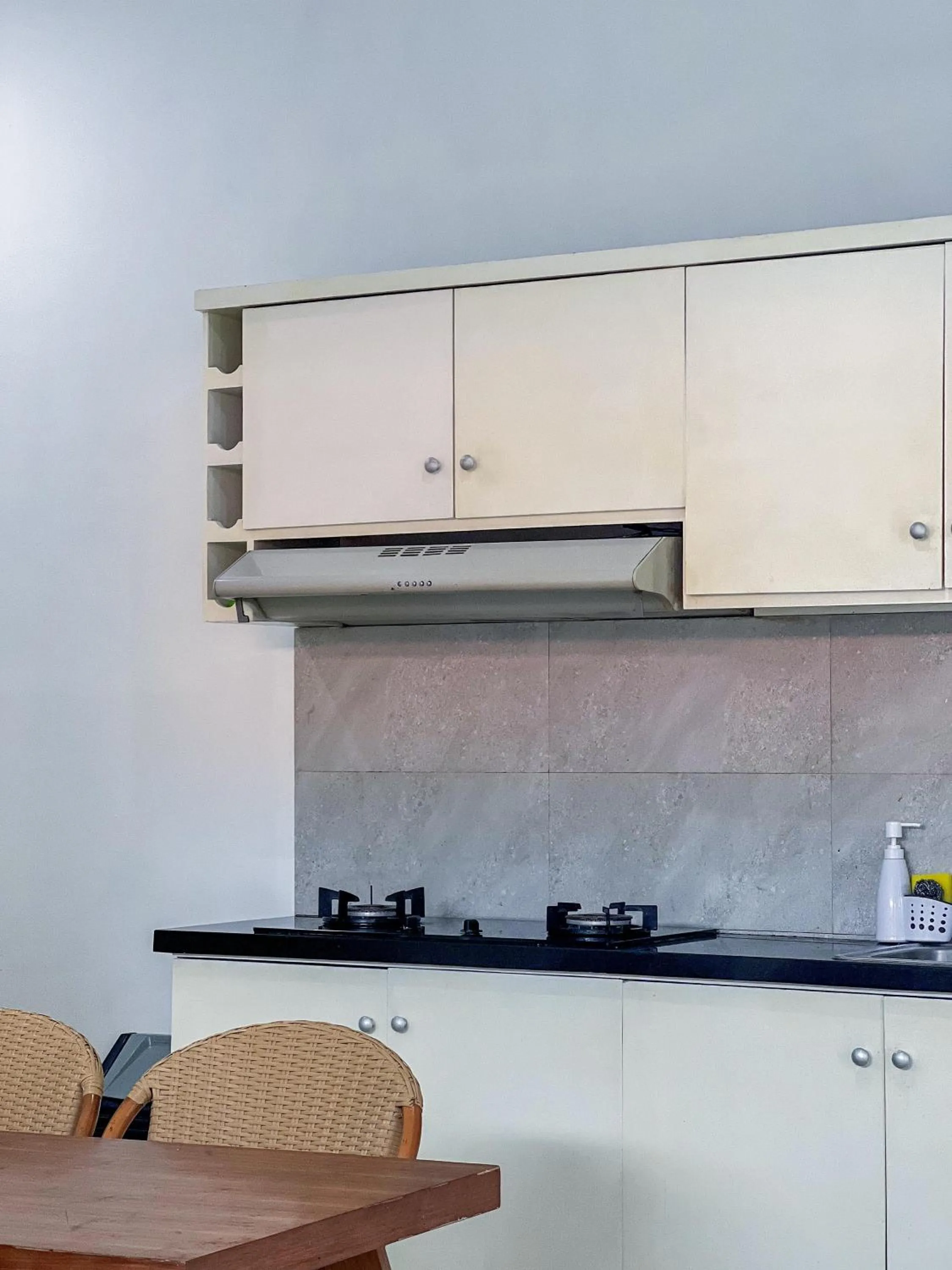 kitchen in Apple Suite