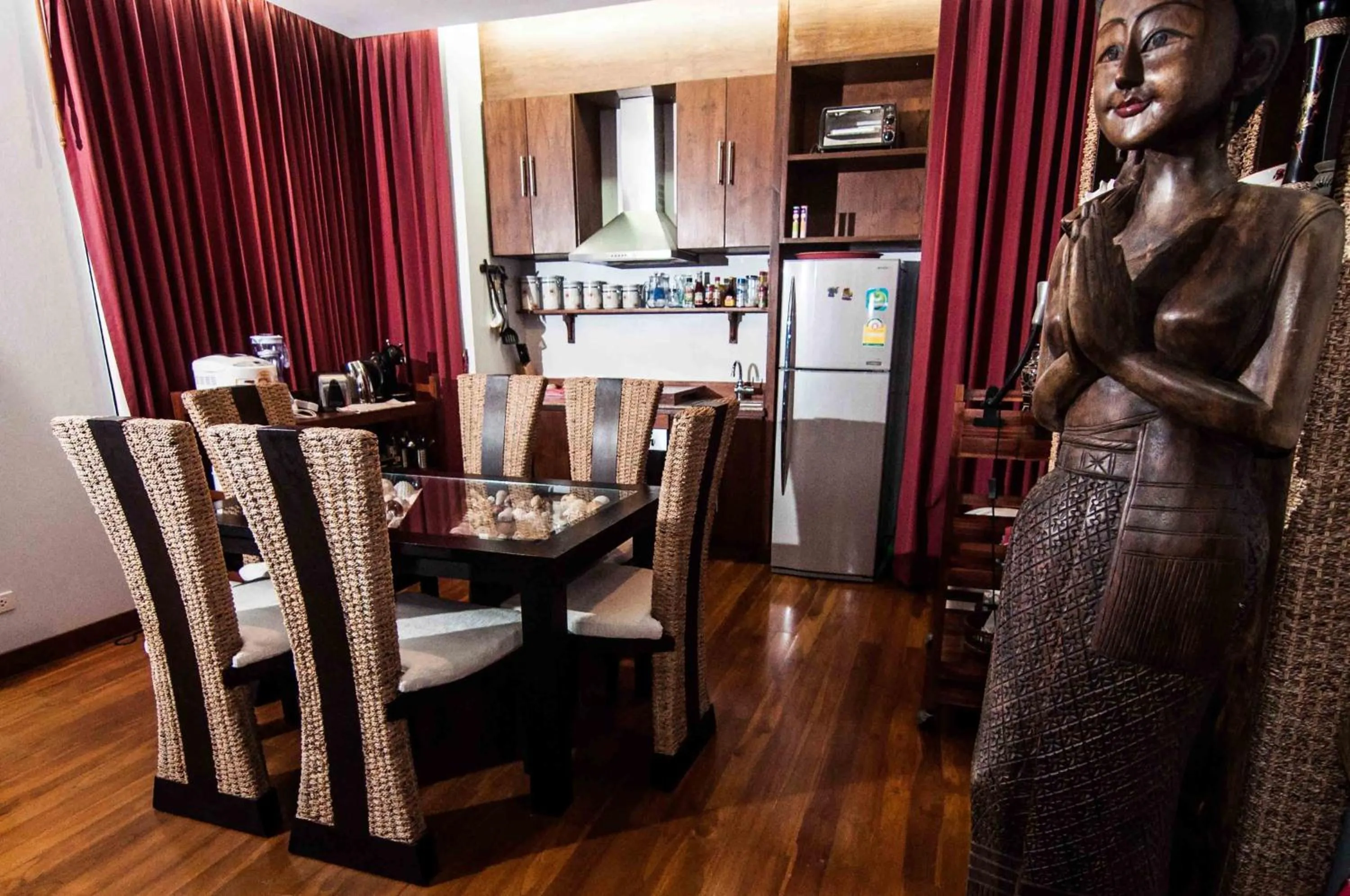 Dining area in Penn Sunset Villa 4