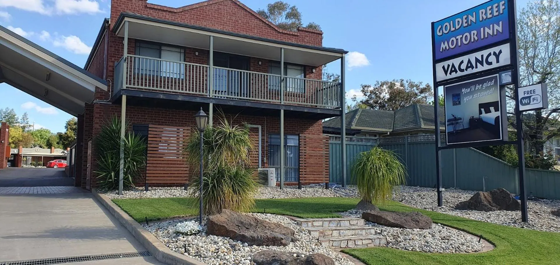 Golden Reef Motor Inn