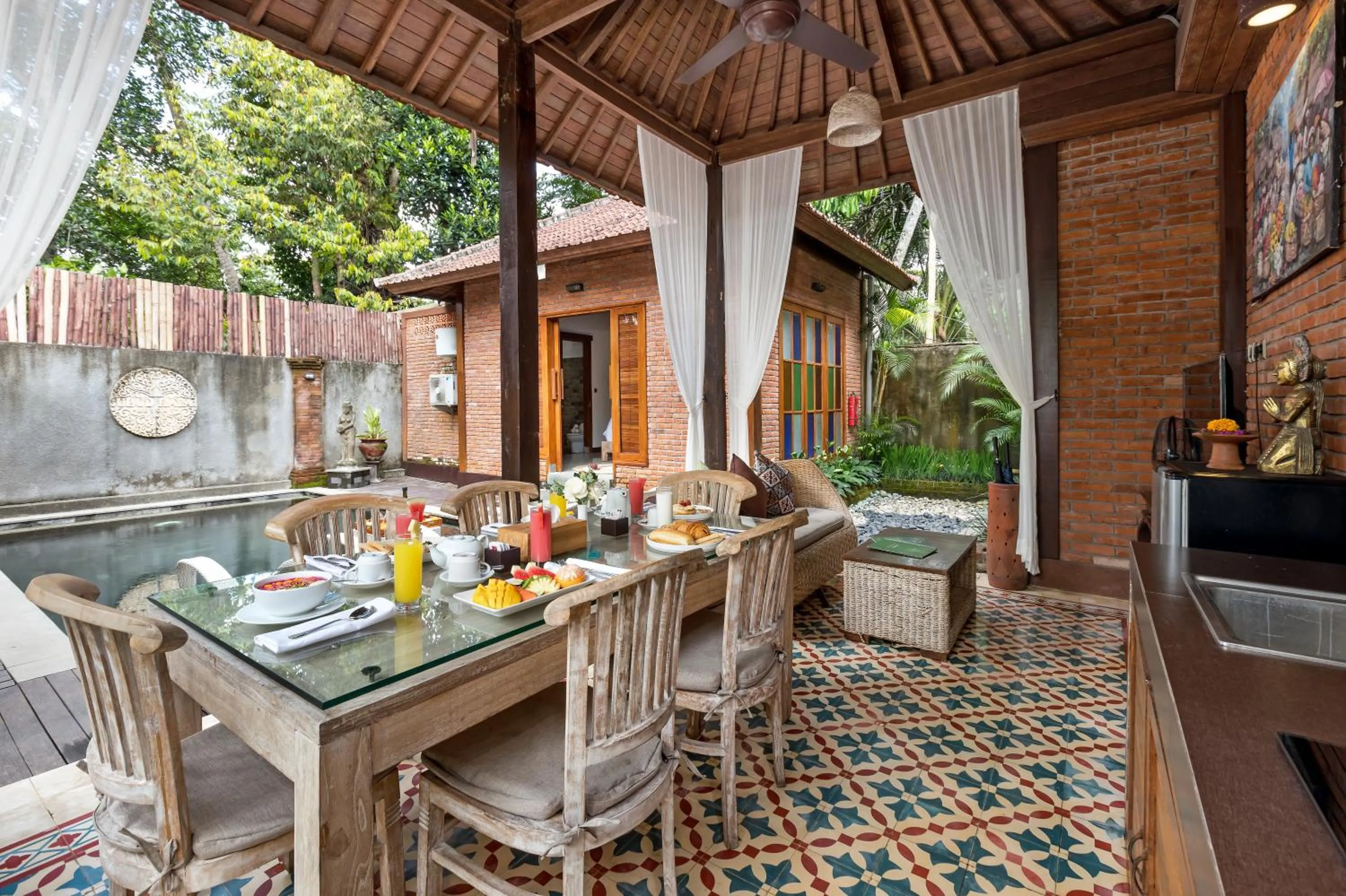 Ubud Raya Villa