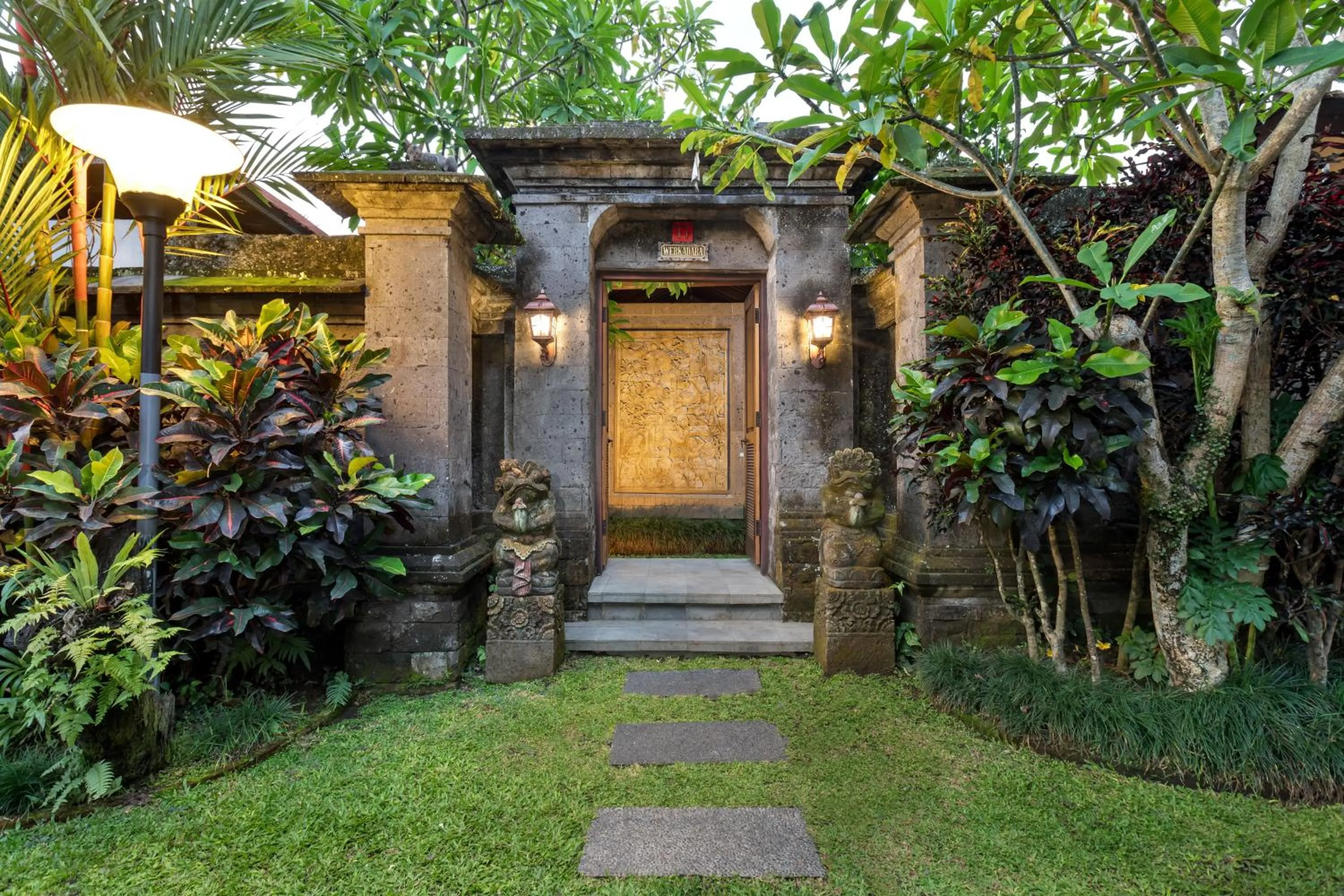 Ubud Raya Villa