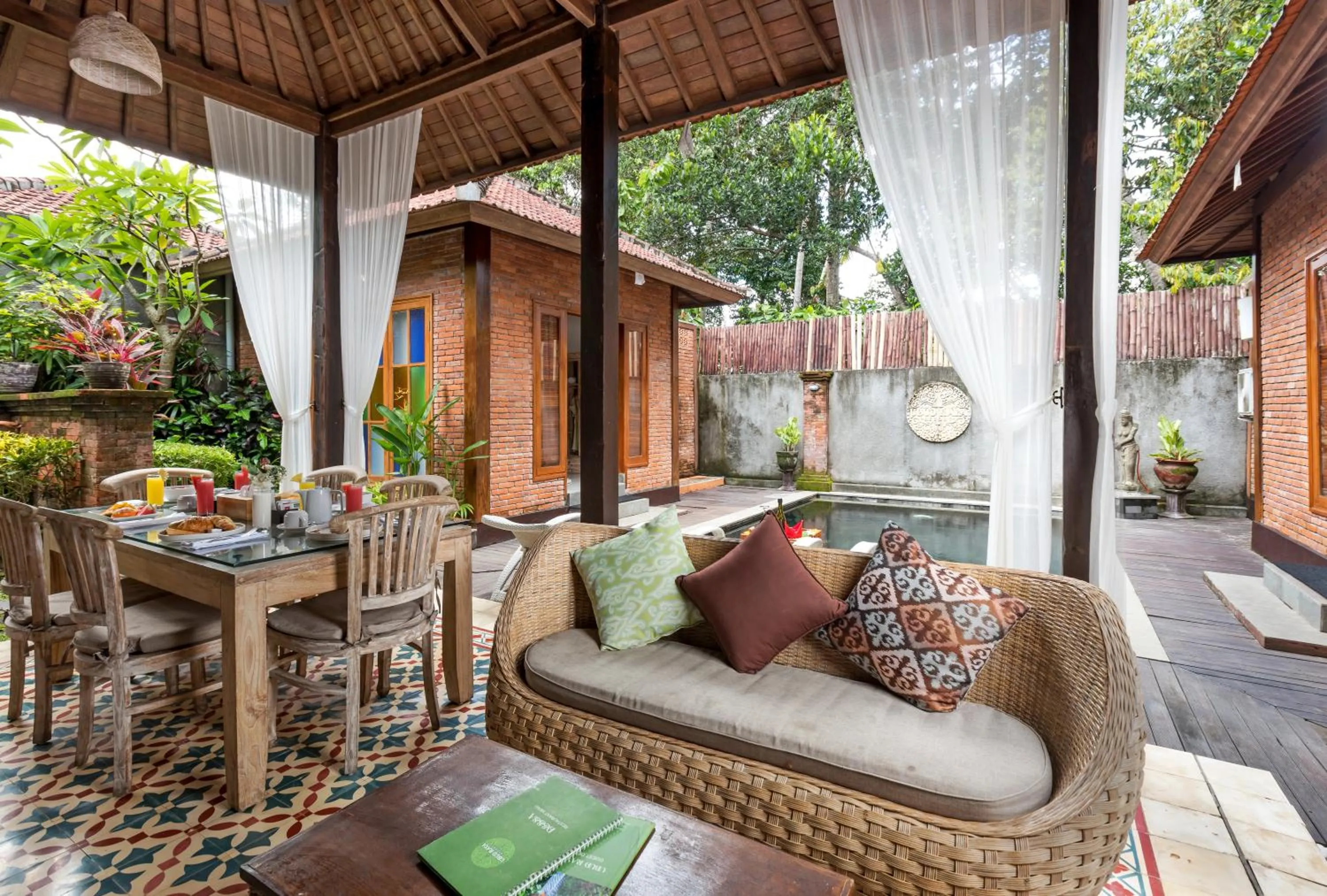 Ubud Raya Villa