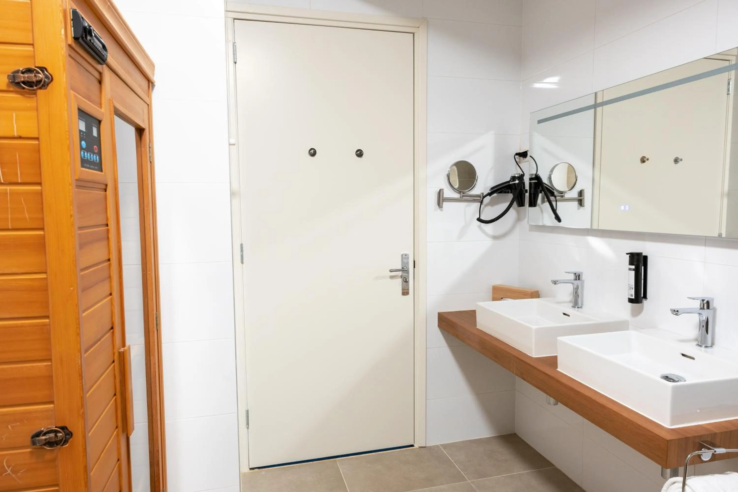 Bathroom in Parkhotel Mastbosch Breda