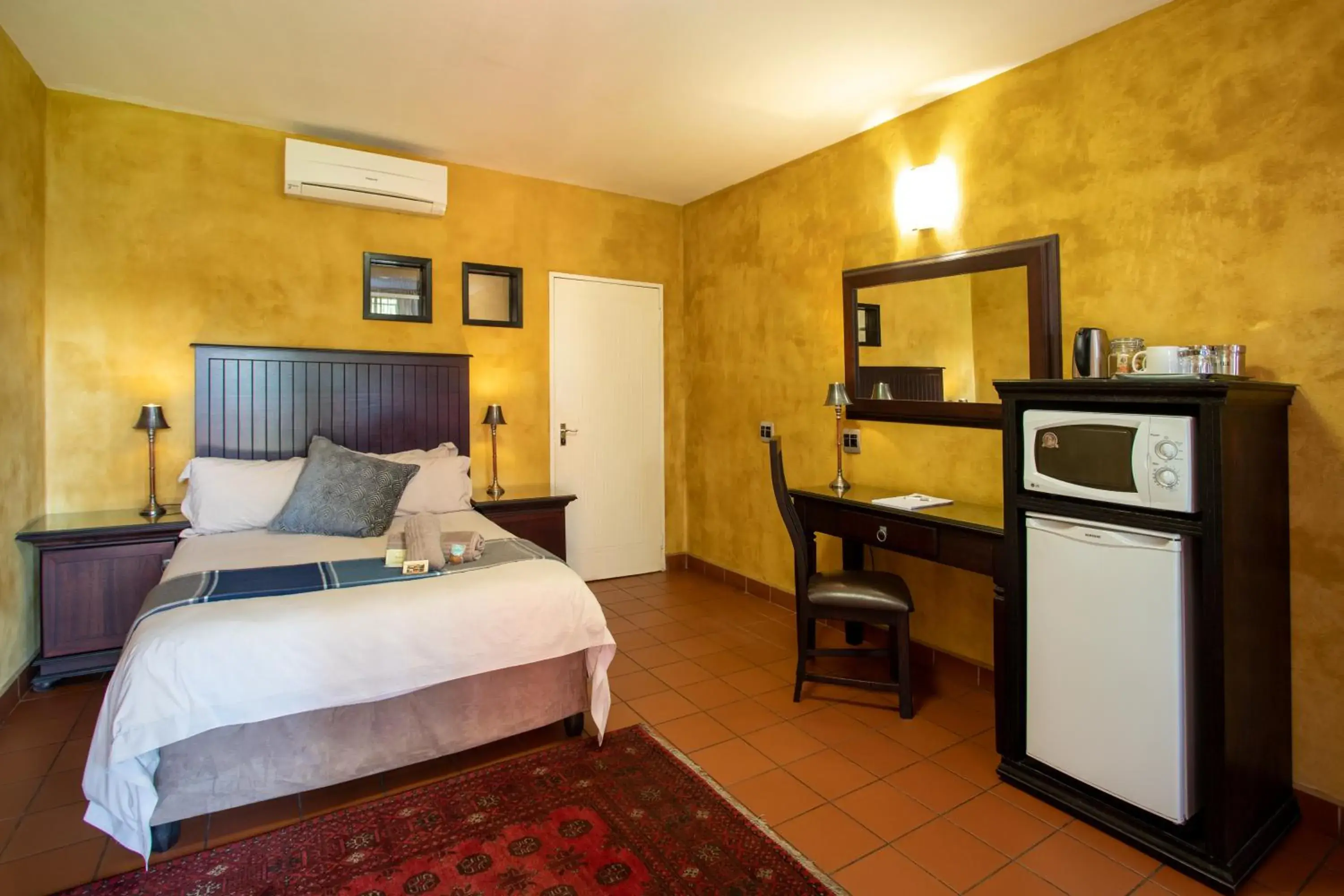 Double Room in Bluegum Country Lodge Double Room in Bluegum Country Lodge