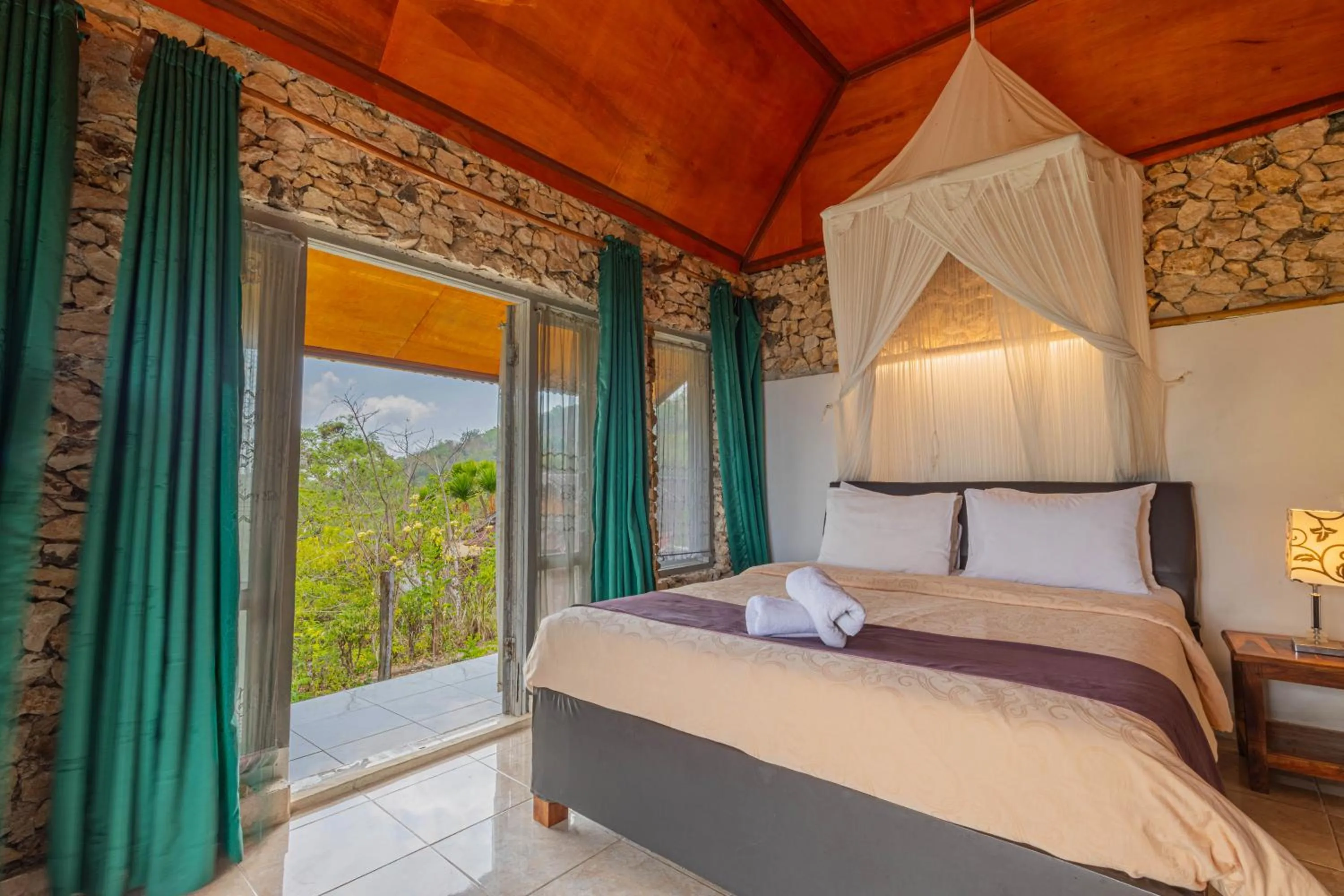 Deluxe Double Room in Annaya House