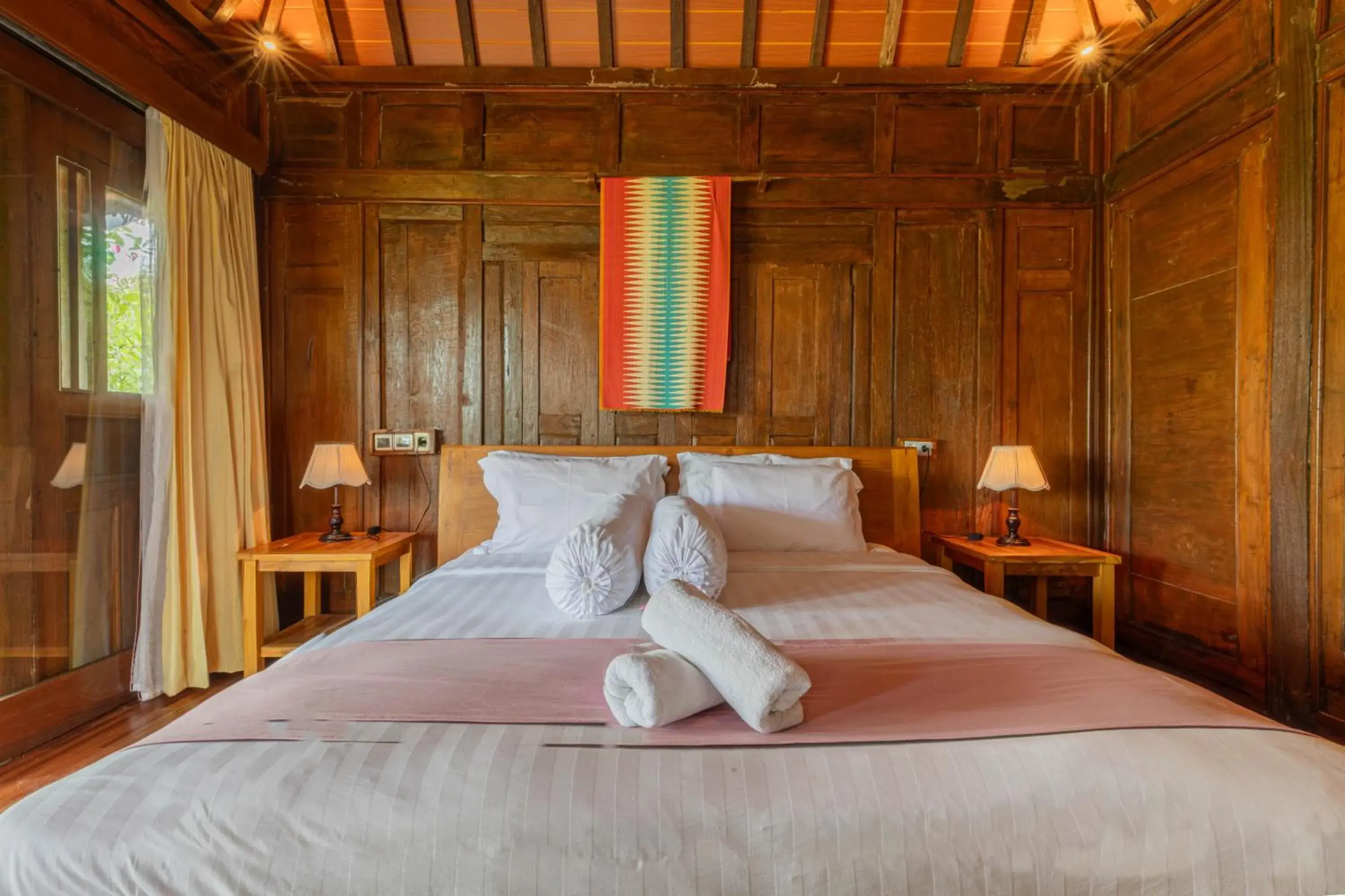 Large Double Room in Annaya House Large Double Room in Annaya House