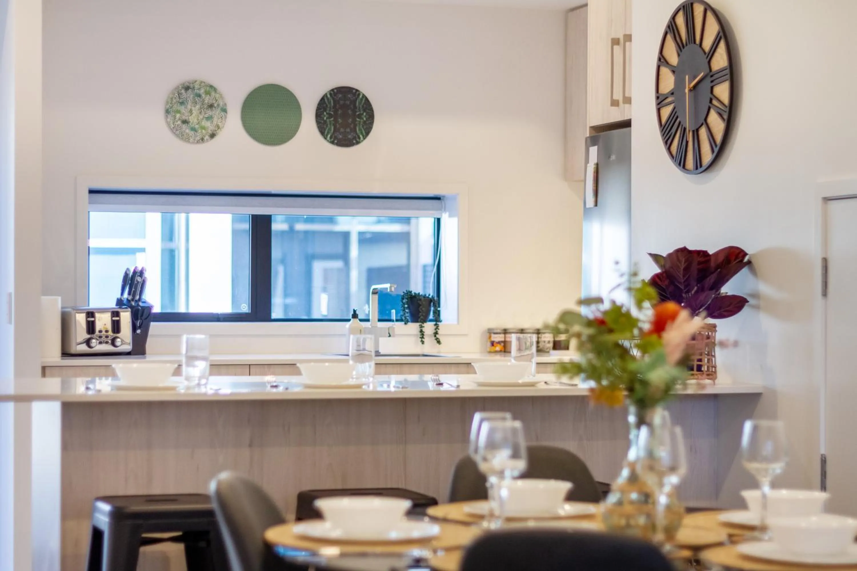 Tuam Street delight 4 bed 4 bath with Carpark