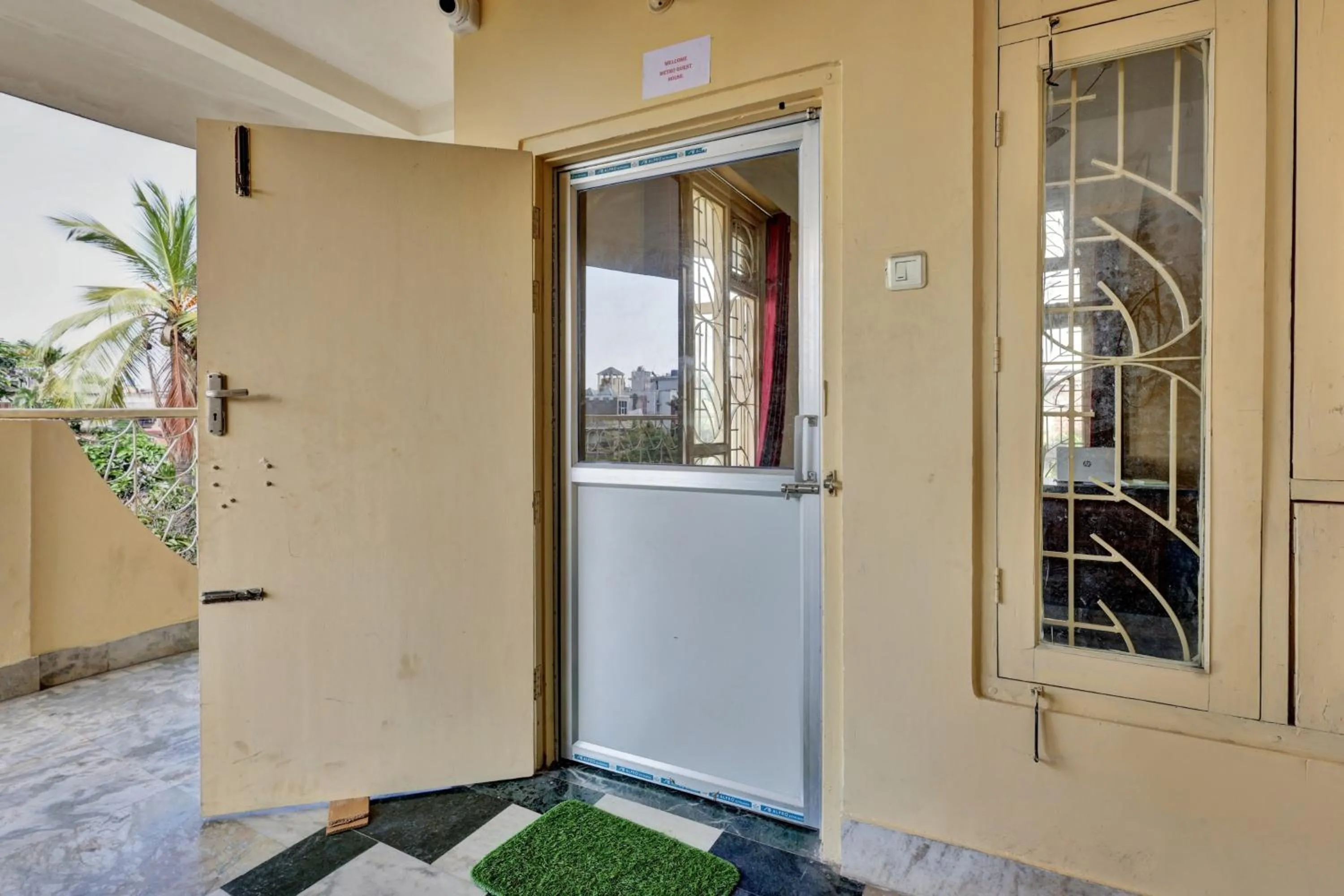 Facade/entrance in Hotel O Metro Guest House