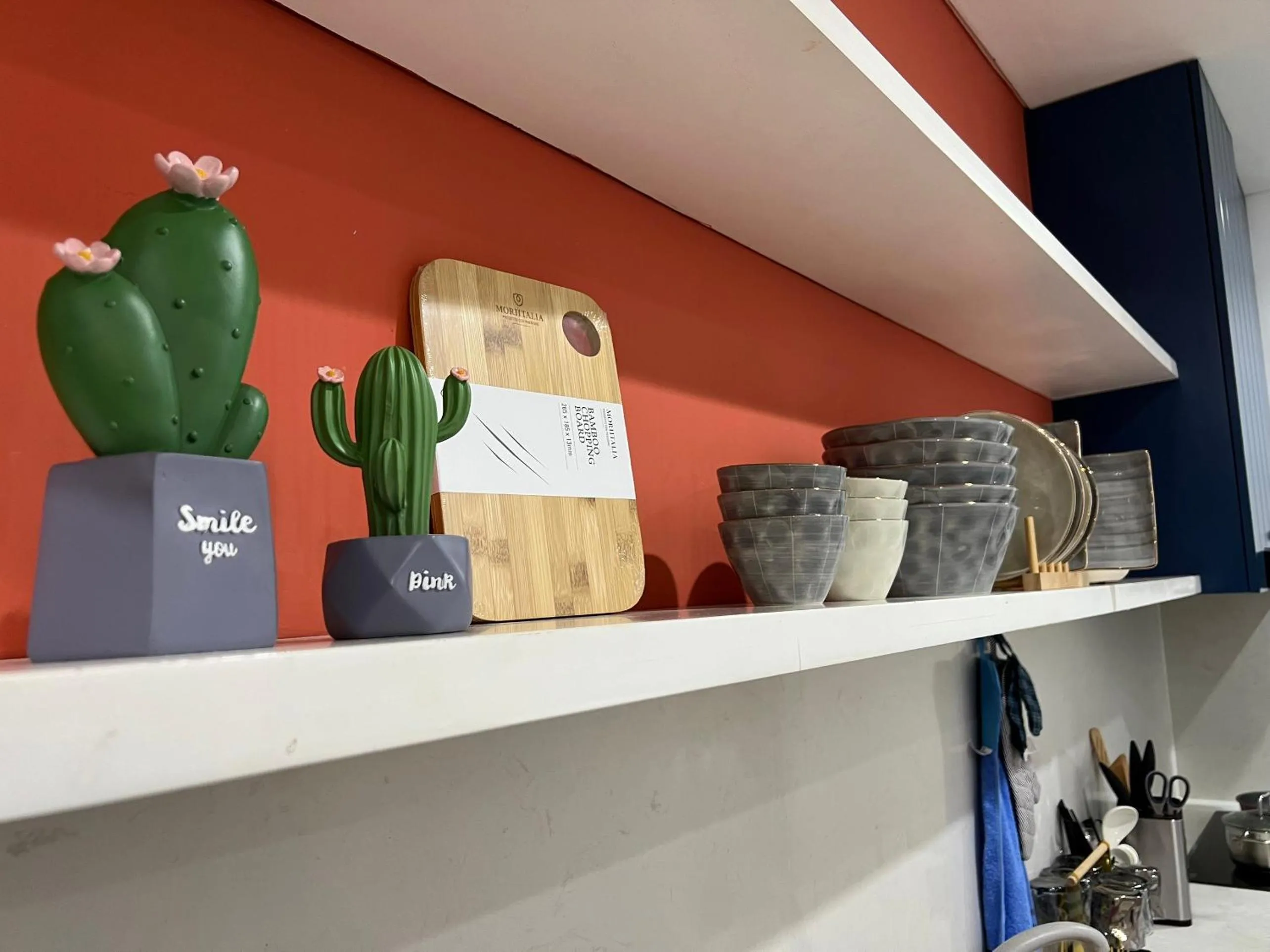 Kitchen or kitchenette in UPhoenix Home- HaDo Centrosa Garden