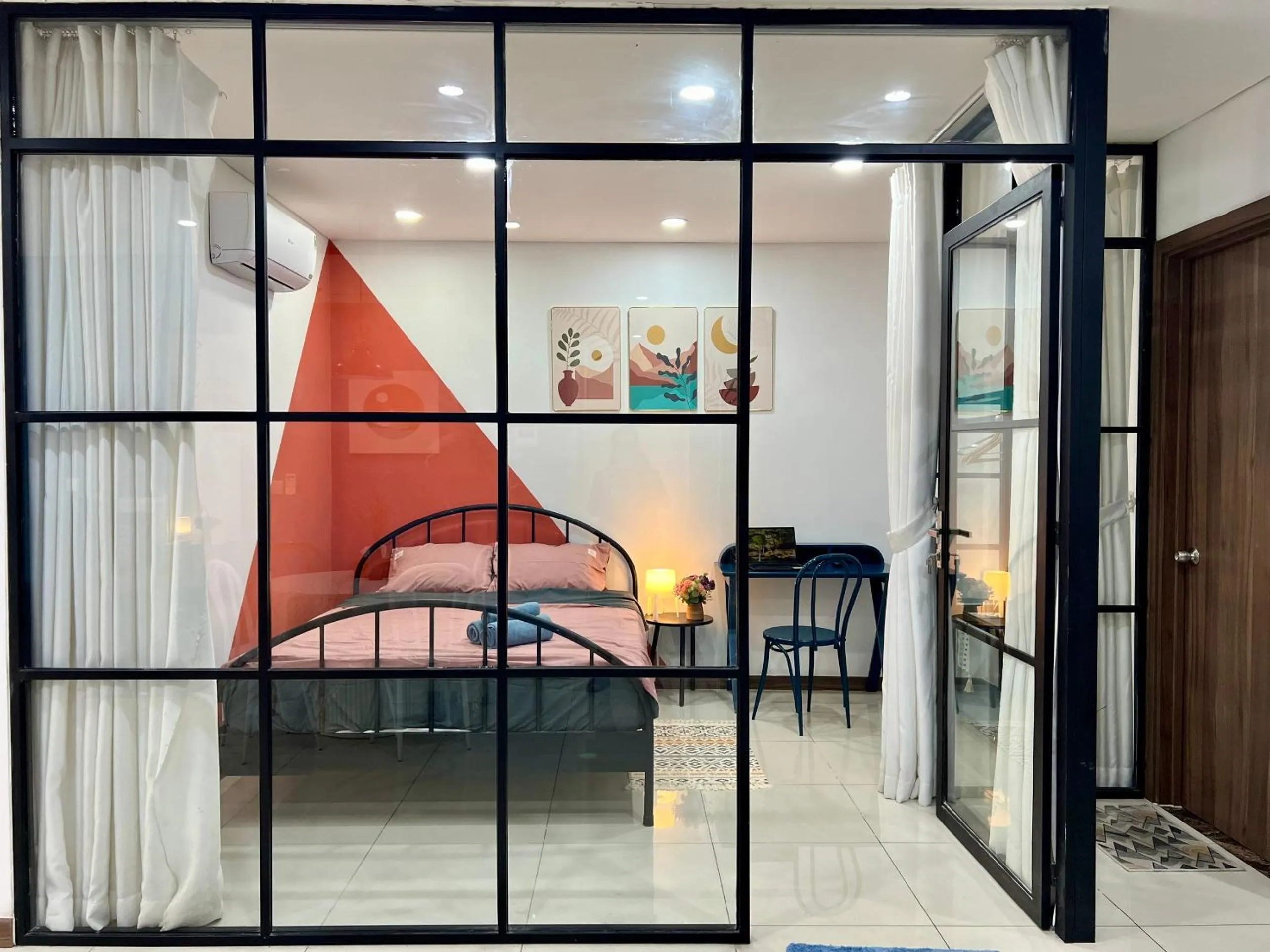 Bed in UPhoenix Home- HaDo Centrosa Garden