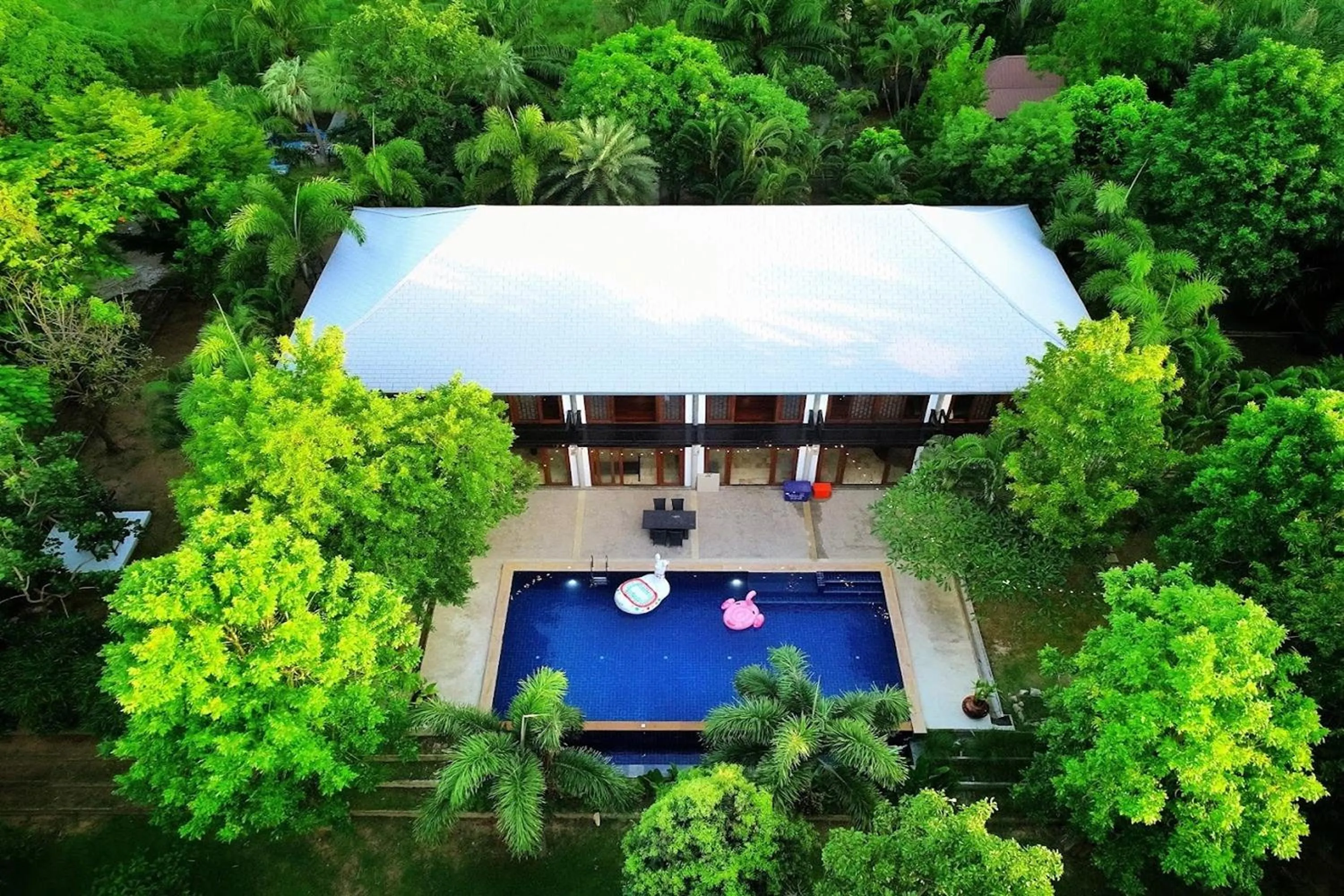 Property building in SS pool villa hills