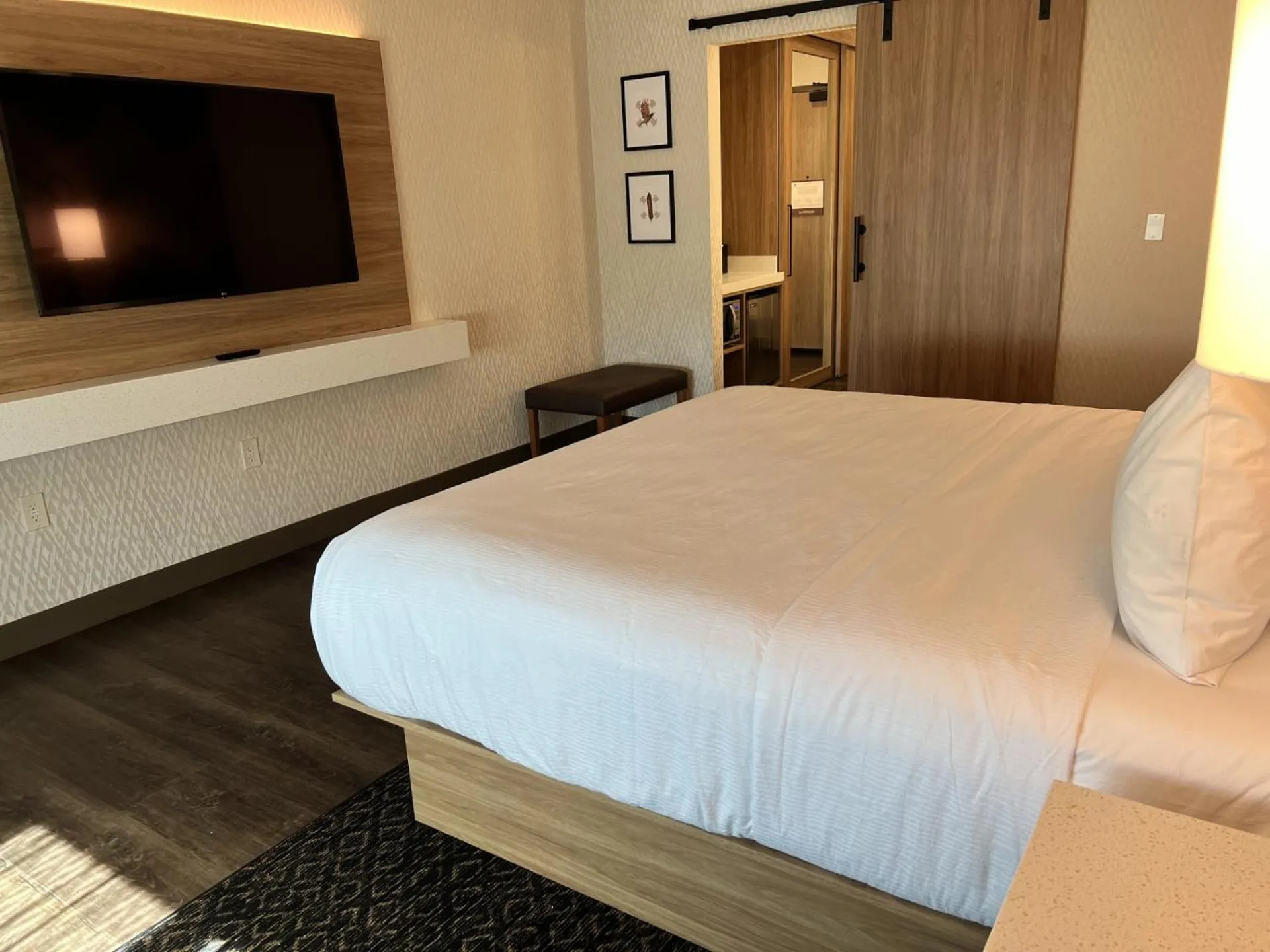 Bed in Wyndham Garden Redwood Valley - Ukiah