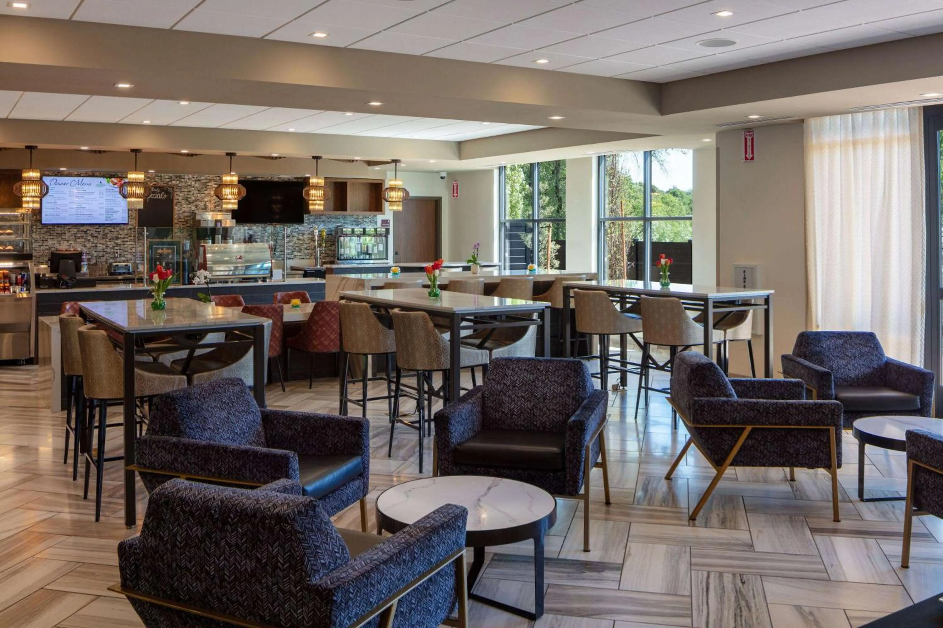 Breakfast in Wyndham Garden Redwood Valley - Ukiah