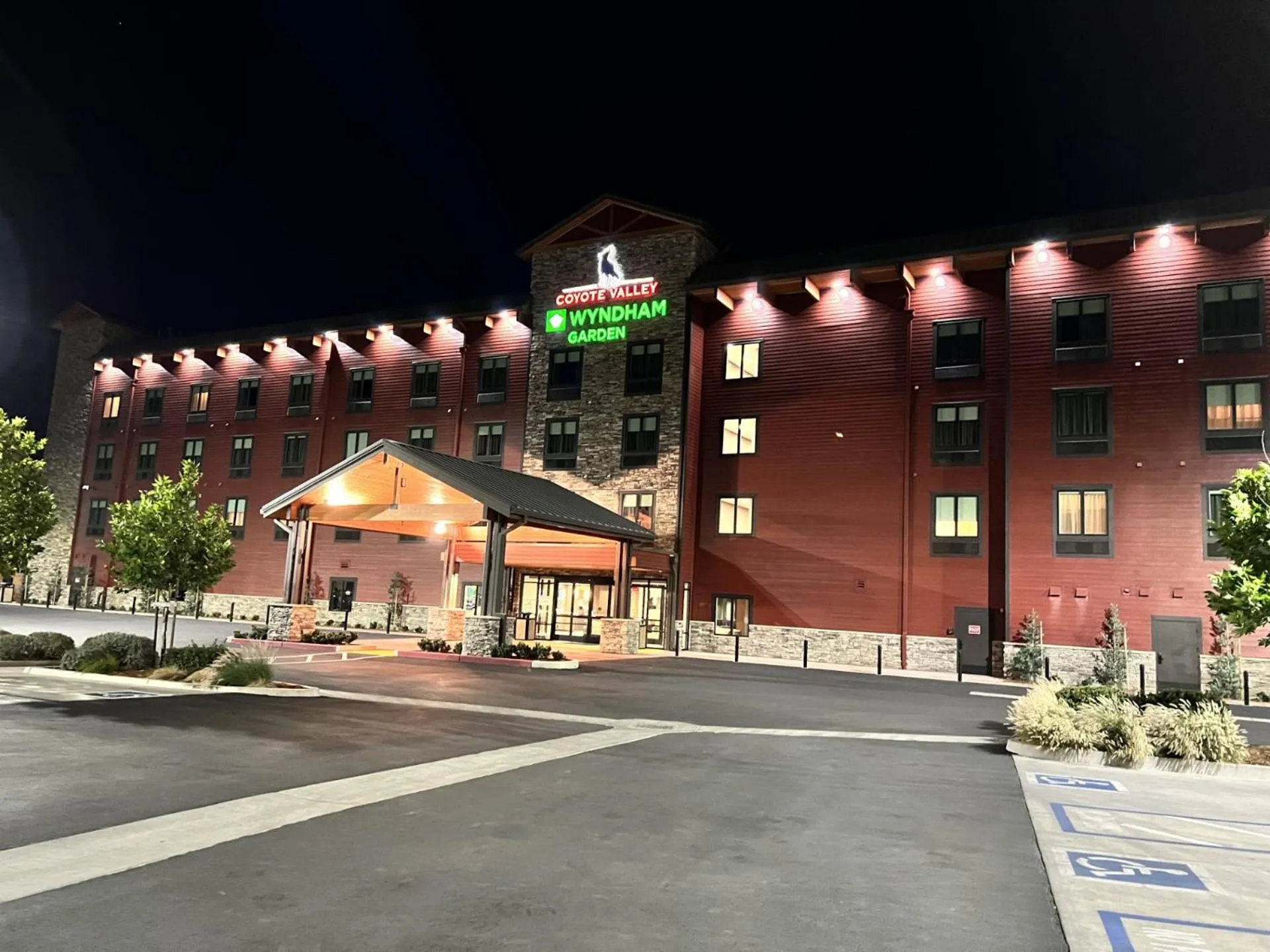 Property building in Wyndham Garden Redwood Valley - Ukiah