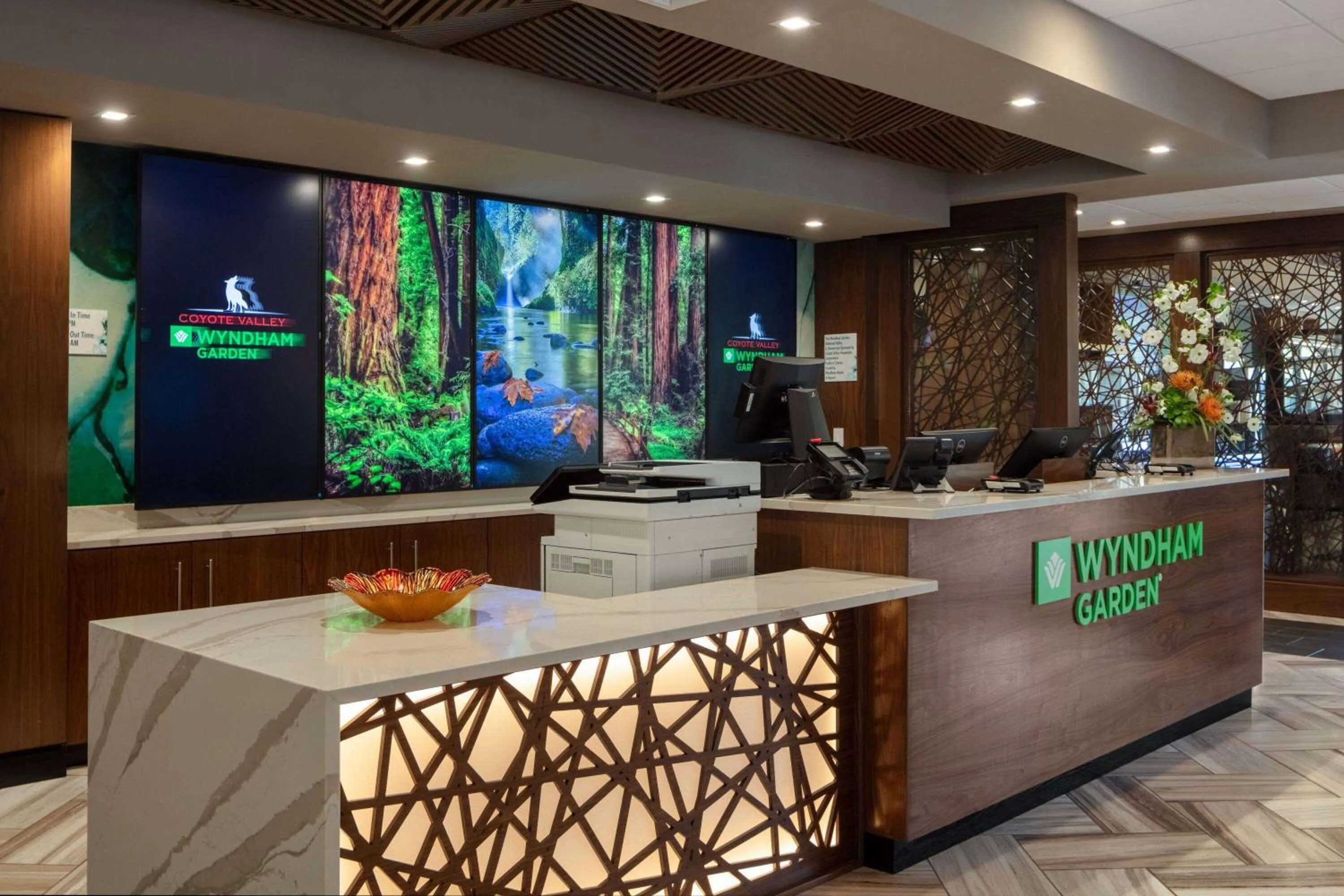 Lobby or reception in Wyndham Garden Redwood Valley - Ukiah