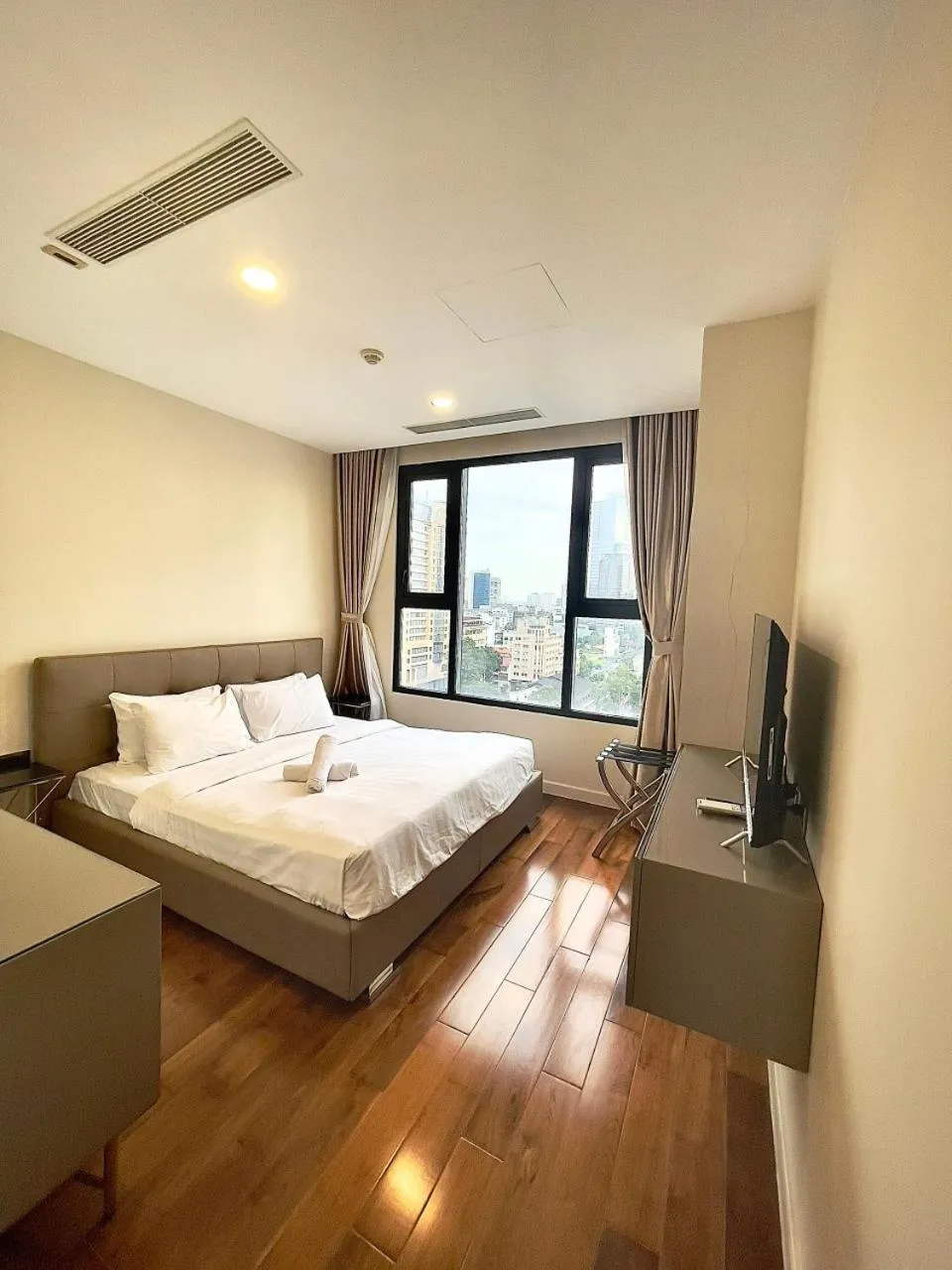 Bed in The Rixx Madison