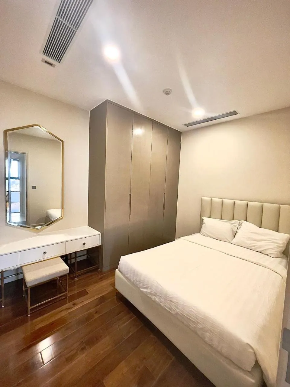 Bed in The Rixx Madison