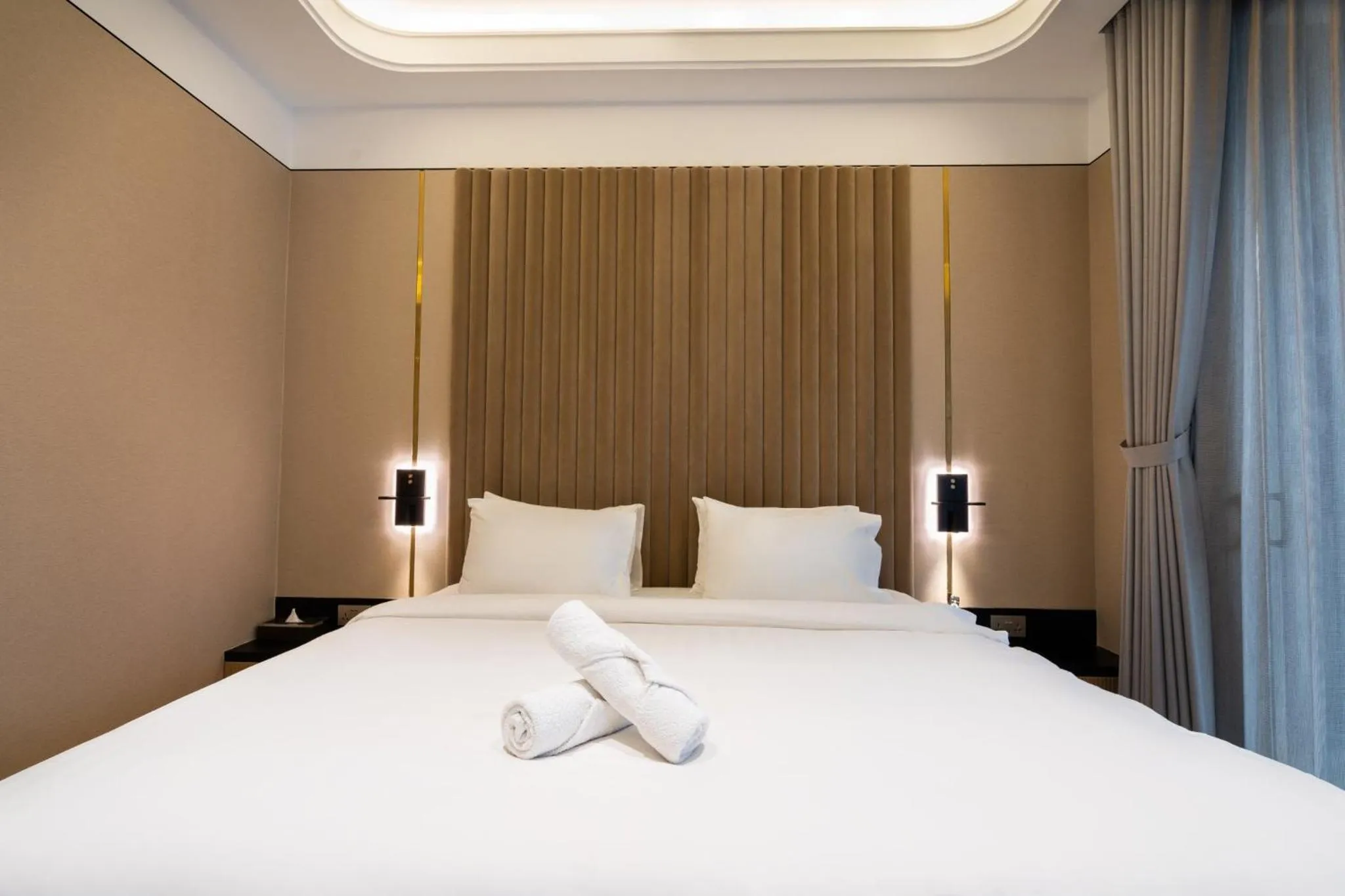 Bed in The Rixx Madison