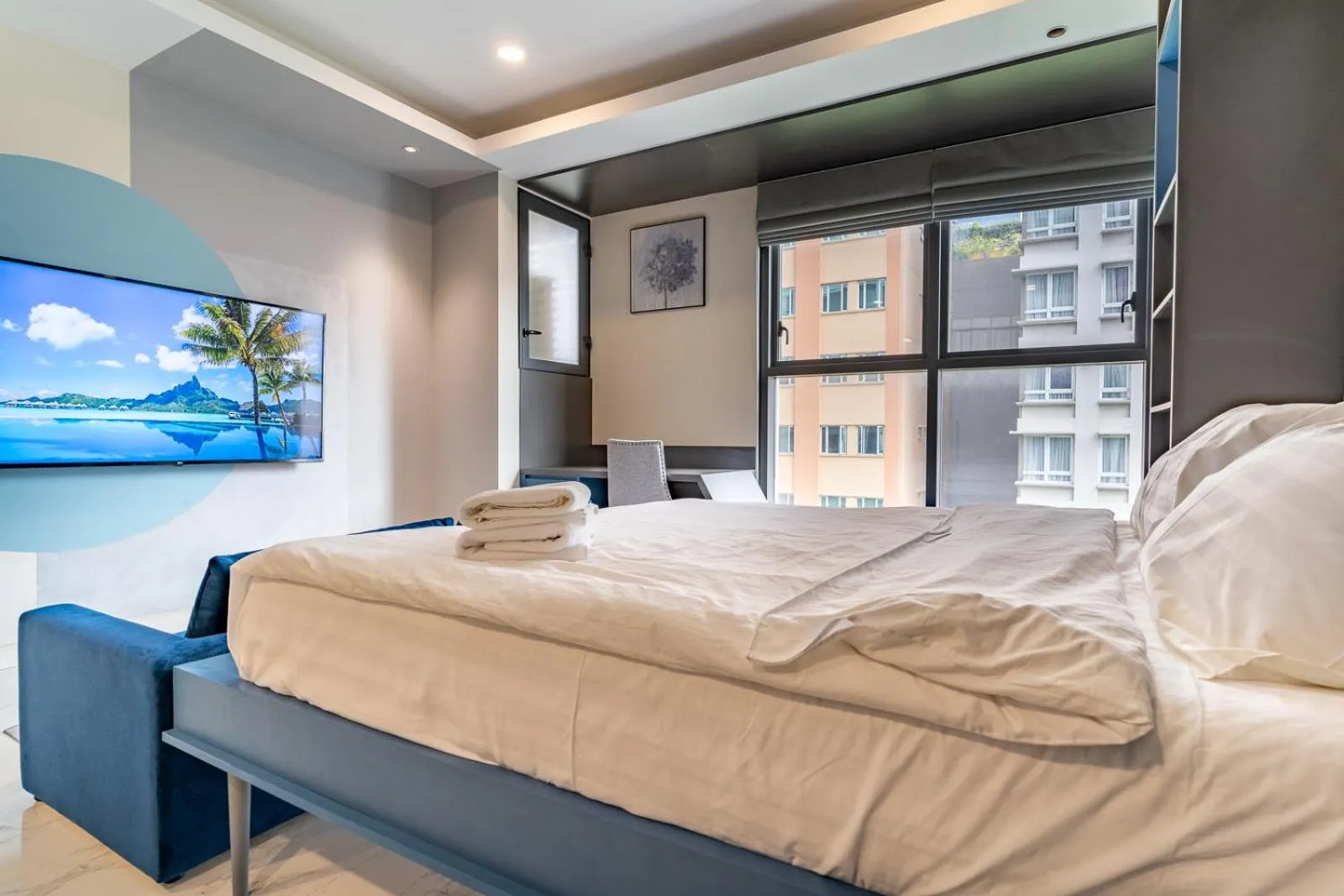 Bed in The Rixx Madison