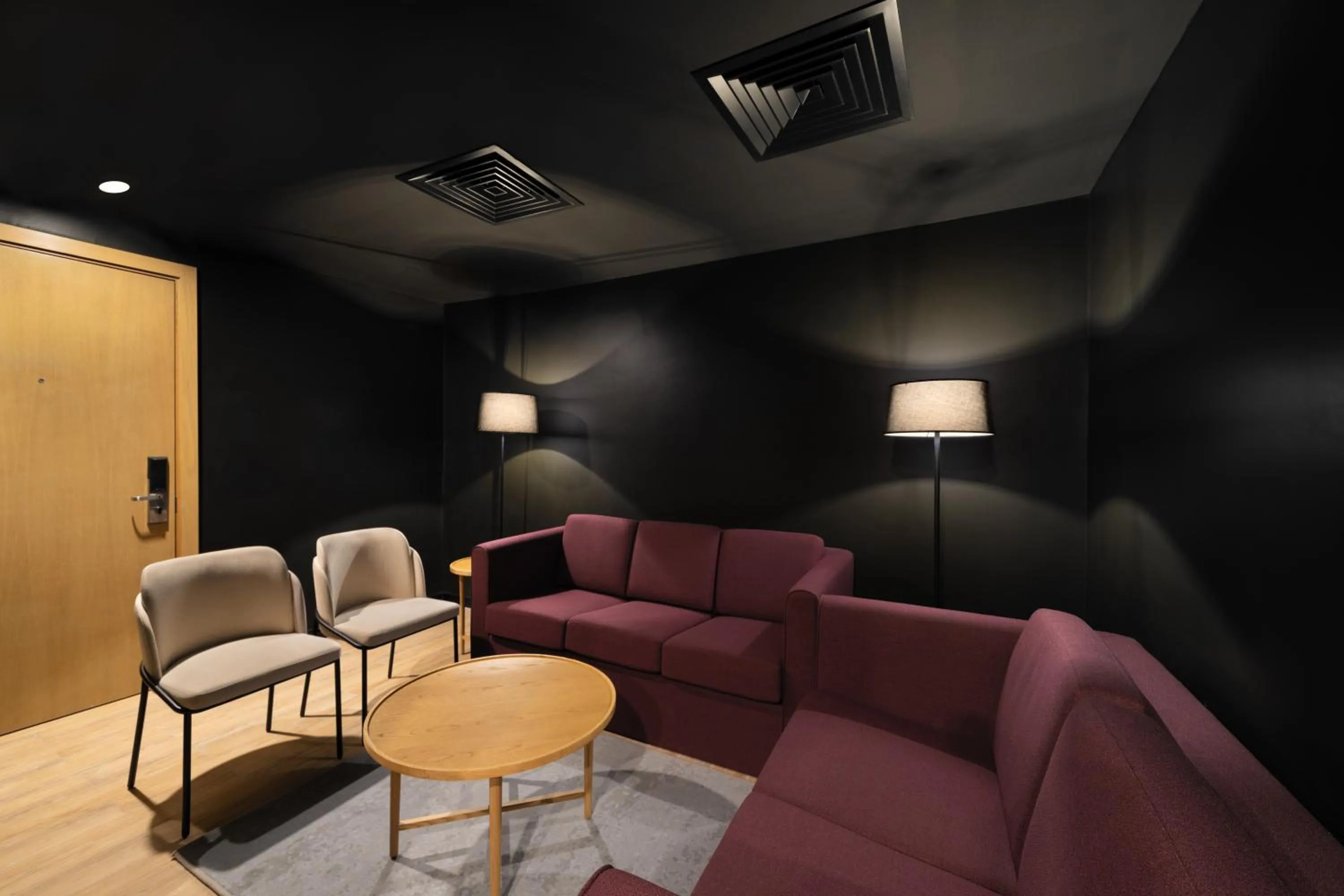 Seating area in Park Inn by Radisson Makkah Thakher Alsharqi