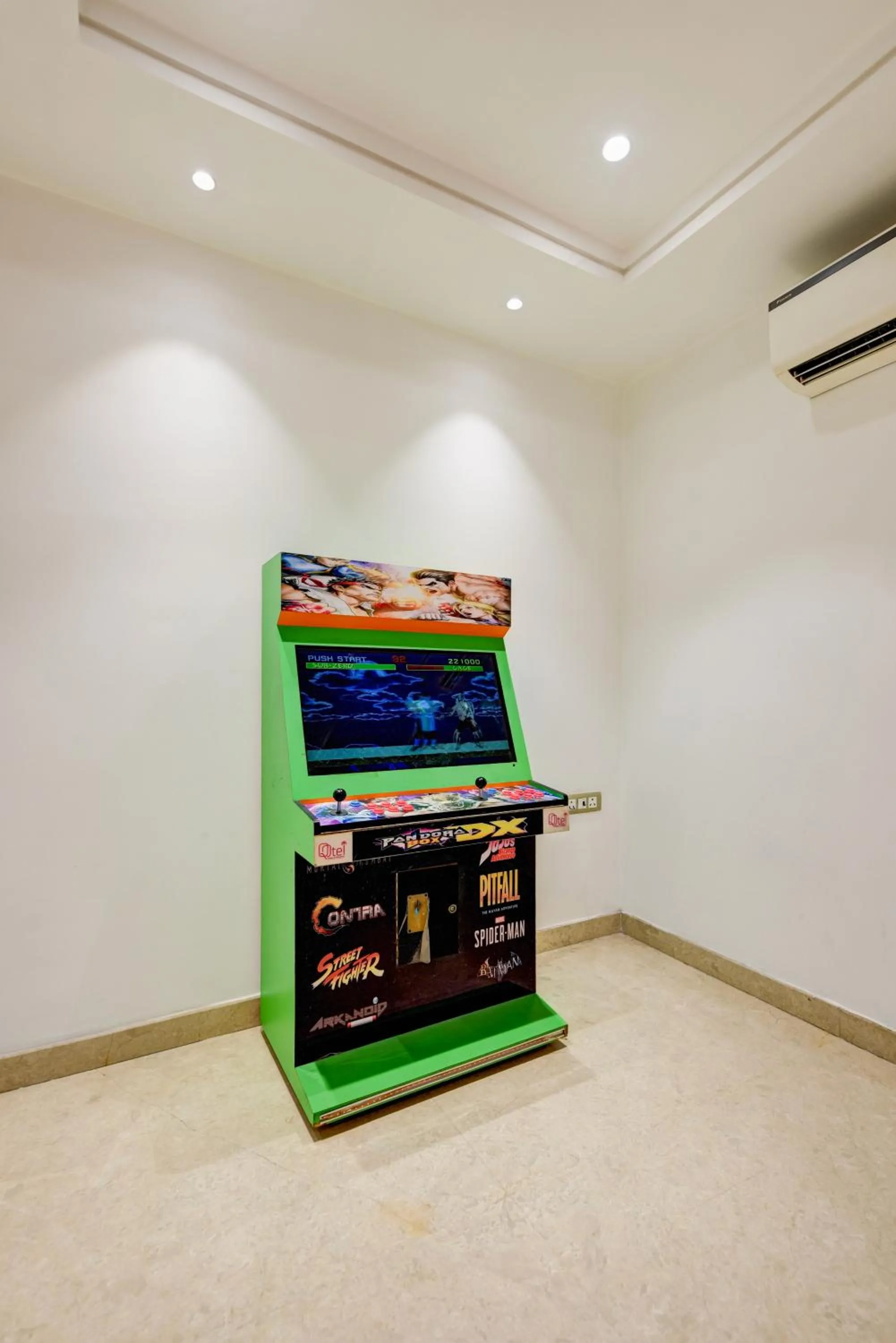 Game Room in Qotel Comfort Ashok Vihar - Near Delhi University