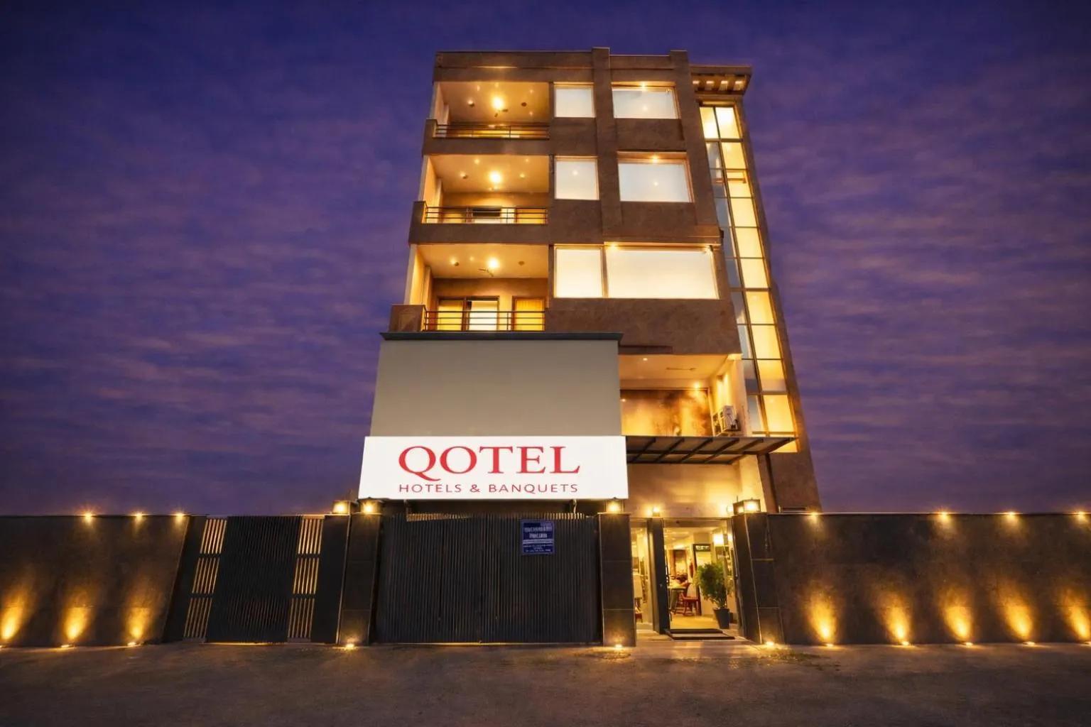 Property building in Qotel Comfort Ashok Vihar