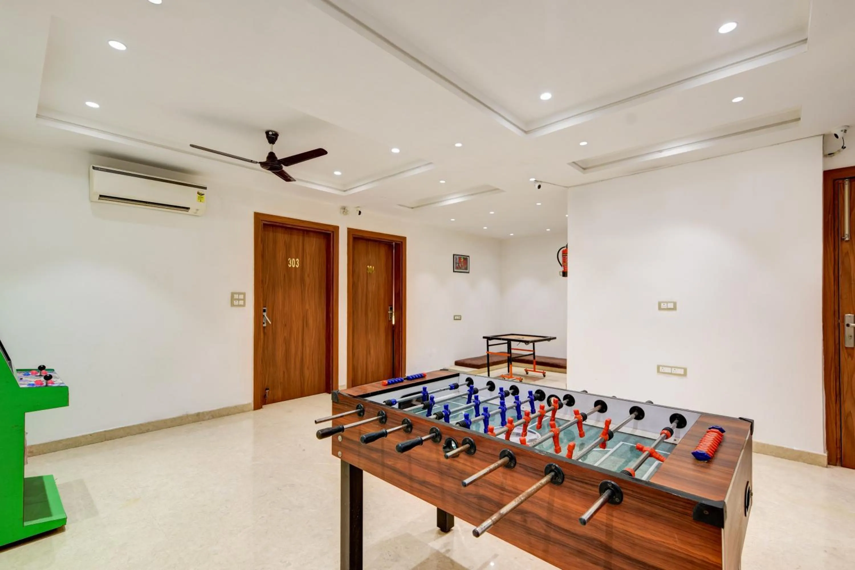 Game Room in Qotel Comfort Ashok Vihar - Near Delhi University