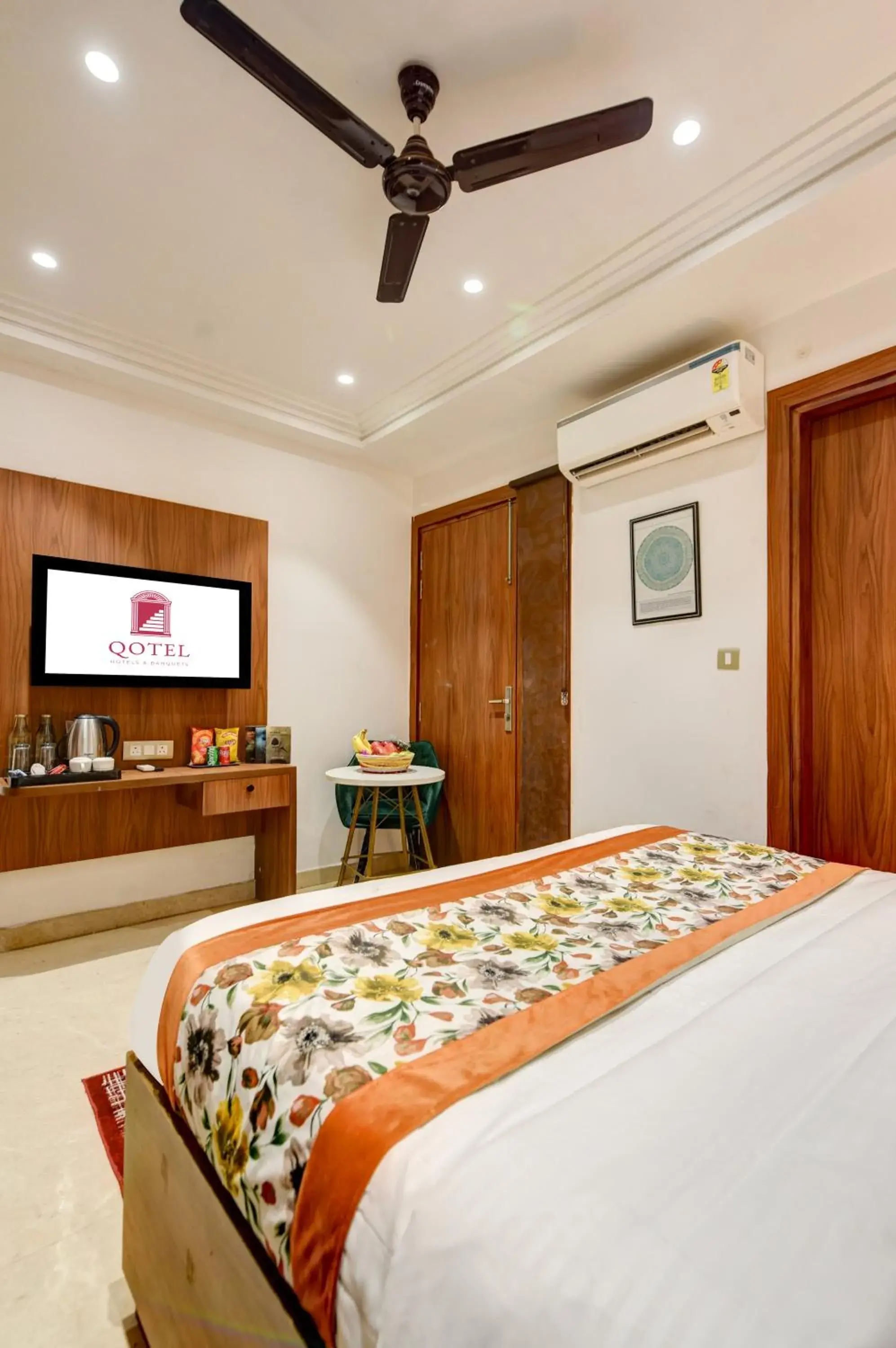Deluxe Double Room - single occupancy in Qotel Comfort Ashok Vihar Deluxe Double Room - single occupancy in Qotel Comfort Ashok Vihar