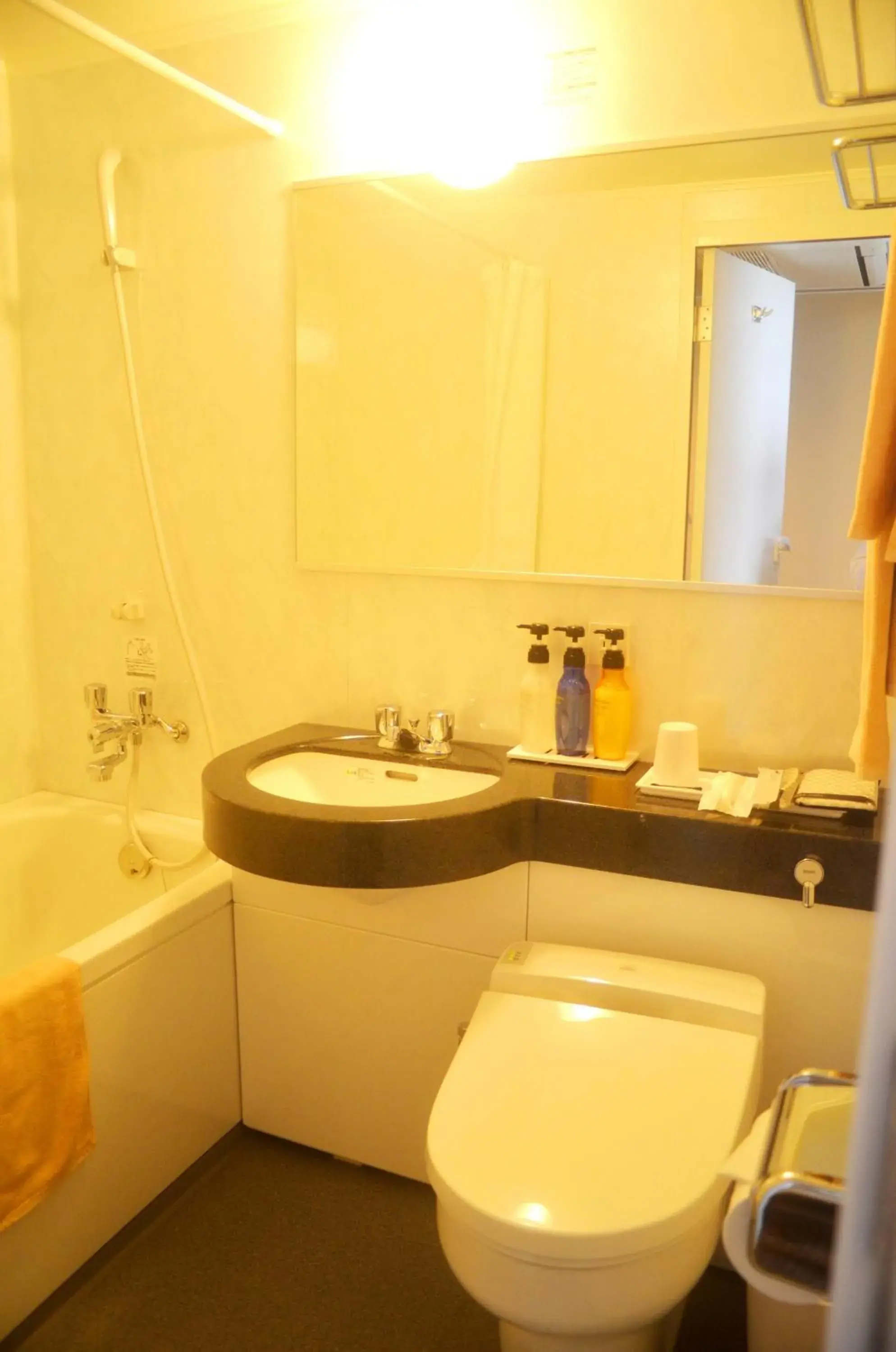 Standard Twin Room with Bathtub - Non Smoking in Hotel Futabatei Standard Twin Room with Bathtub - Non Smoking in Hotel Futabatei