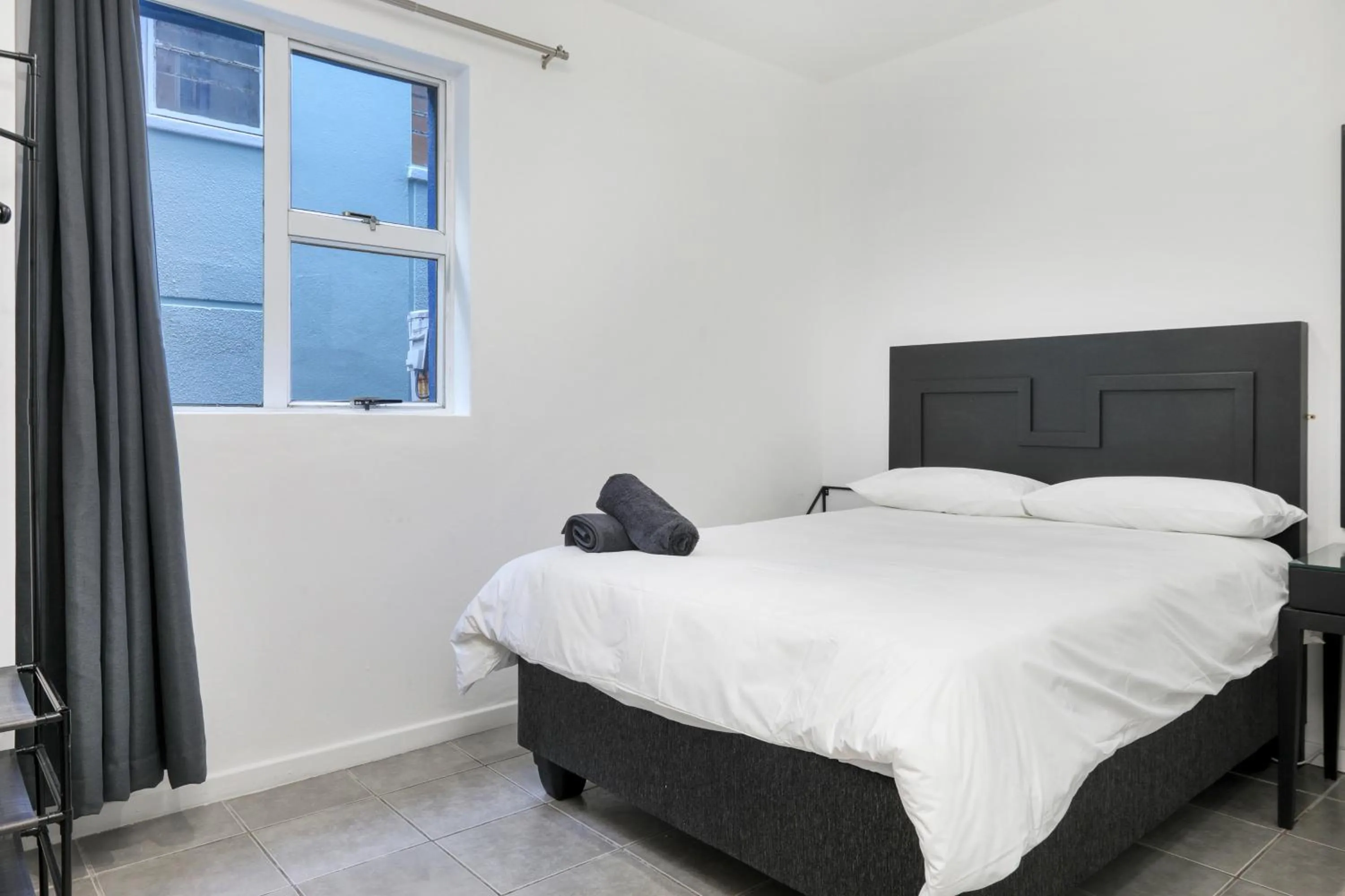 Bed in Inn & Out Express Sea Point