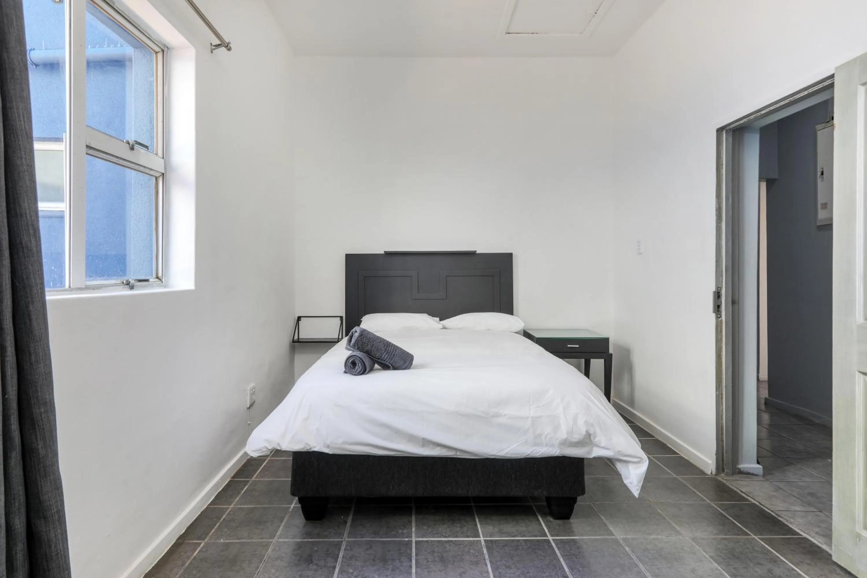 Bed in Inn & Out Express Sea Point