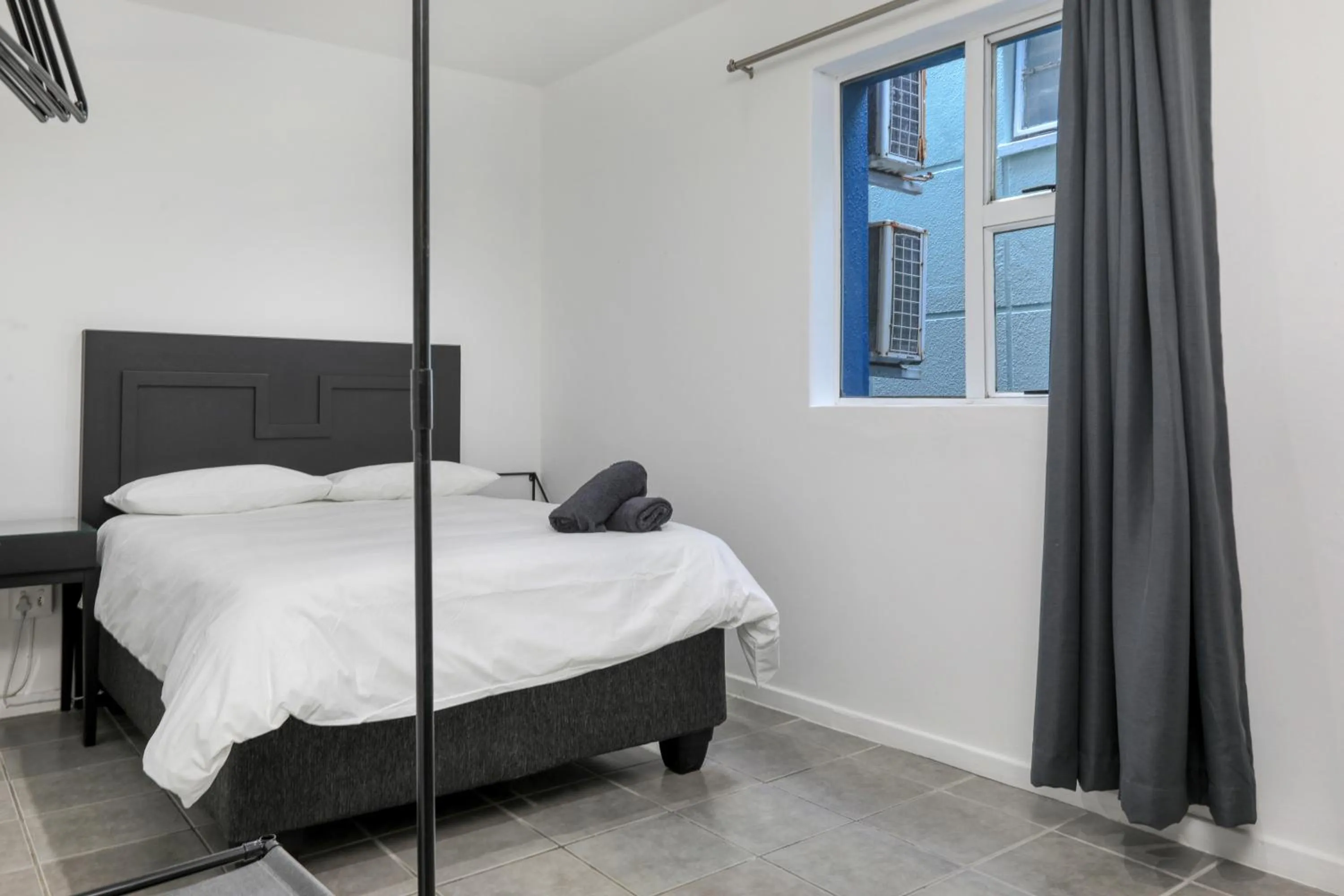 Bed in Inn & Out Express Sea Point