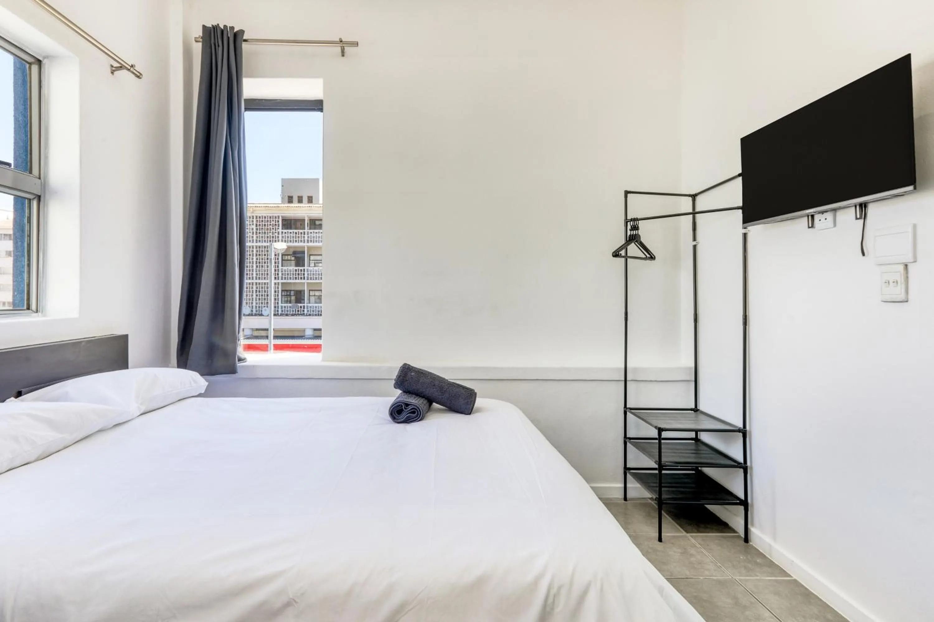 Bed in Inn & Out Express Sea Point