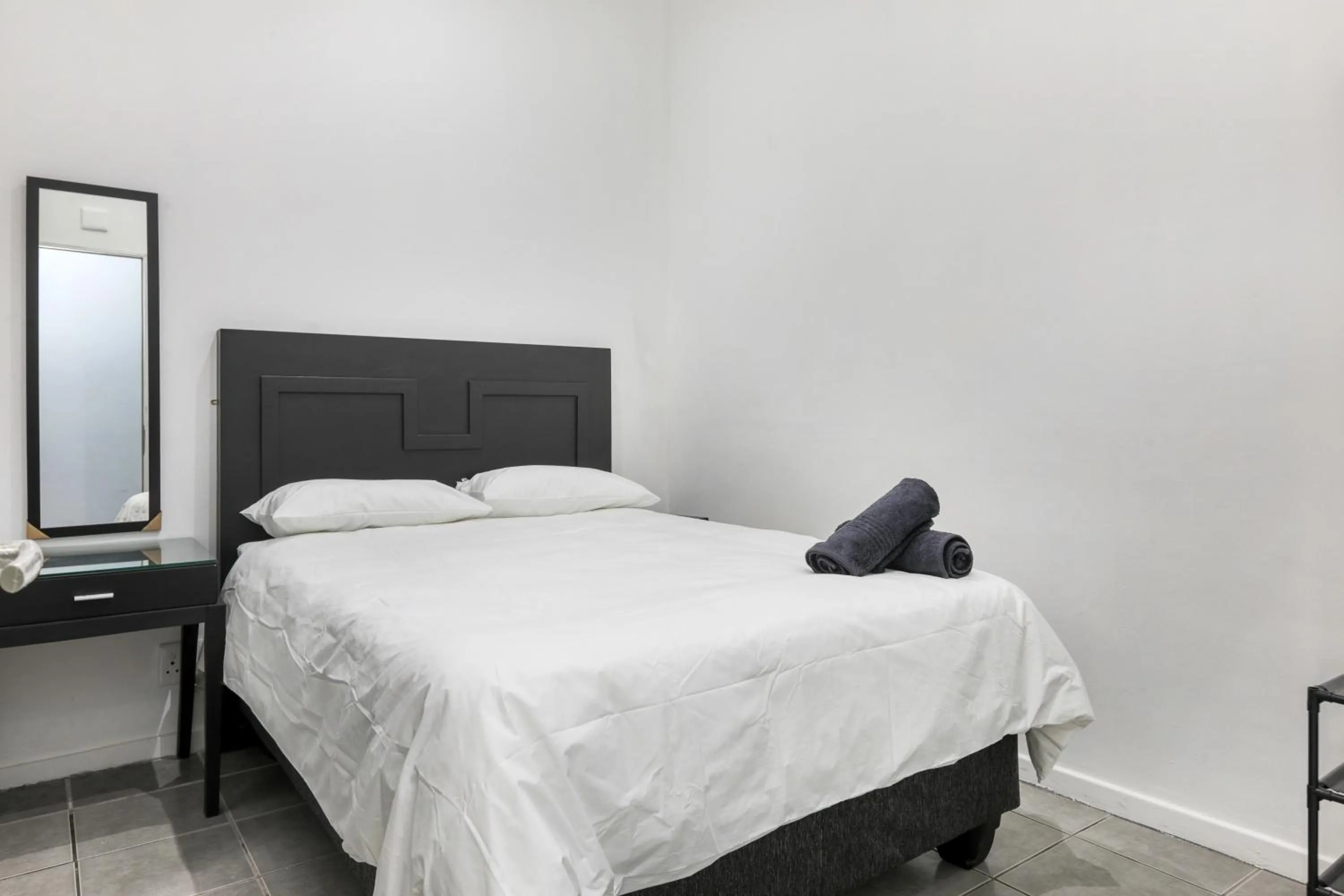 Bed in Inn & Out Express Sea Point