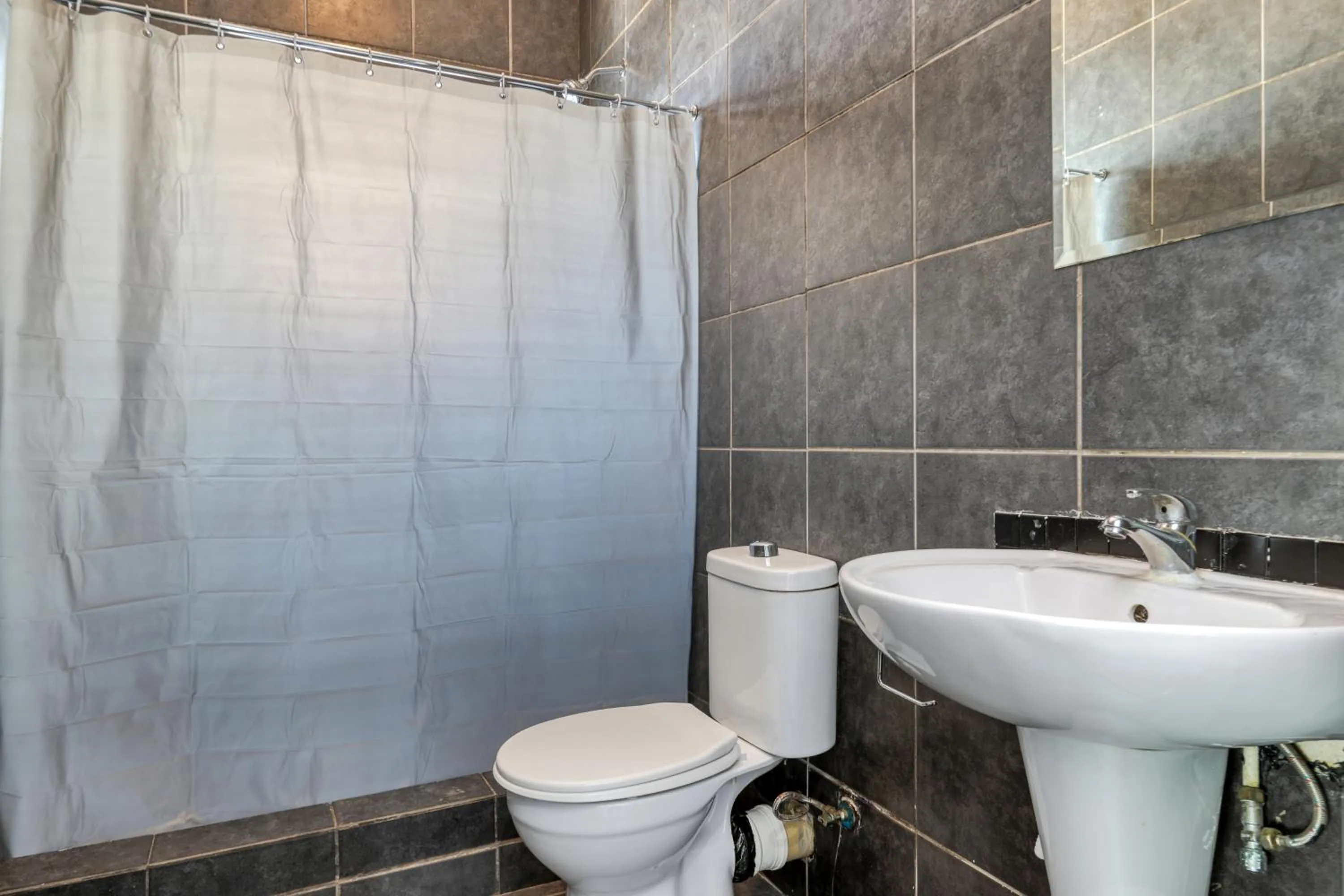 Shower in Inn & Out Express Sea Point