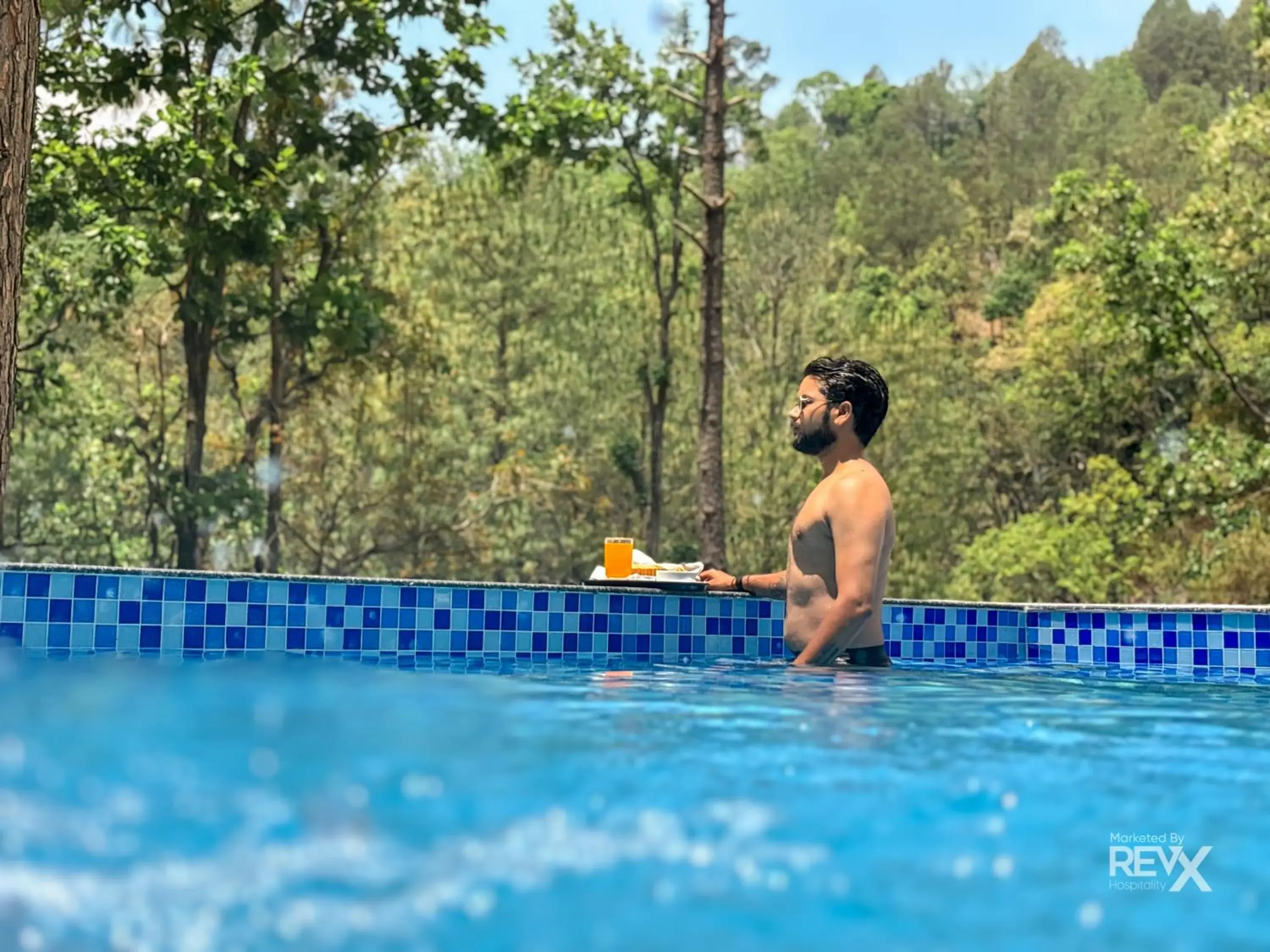 Swimming pool in Hotel Prince valley Swimming pool in Hotel Prince valley