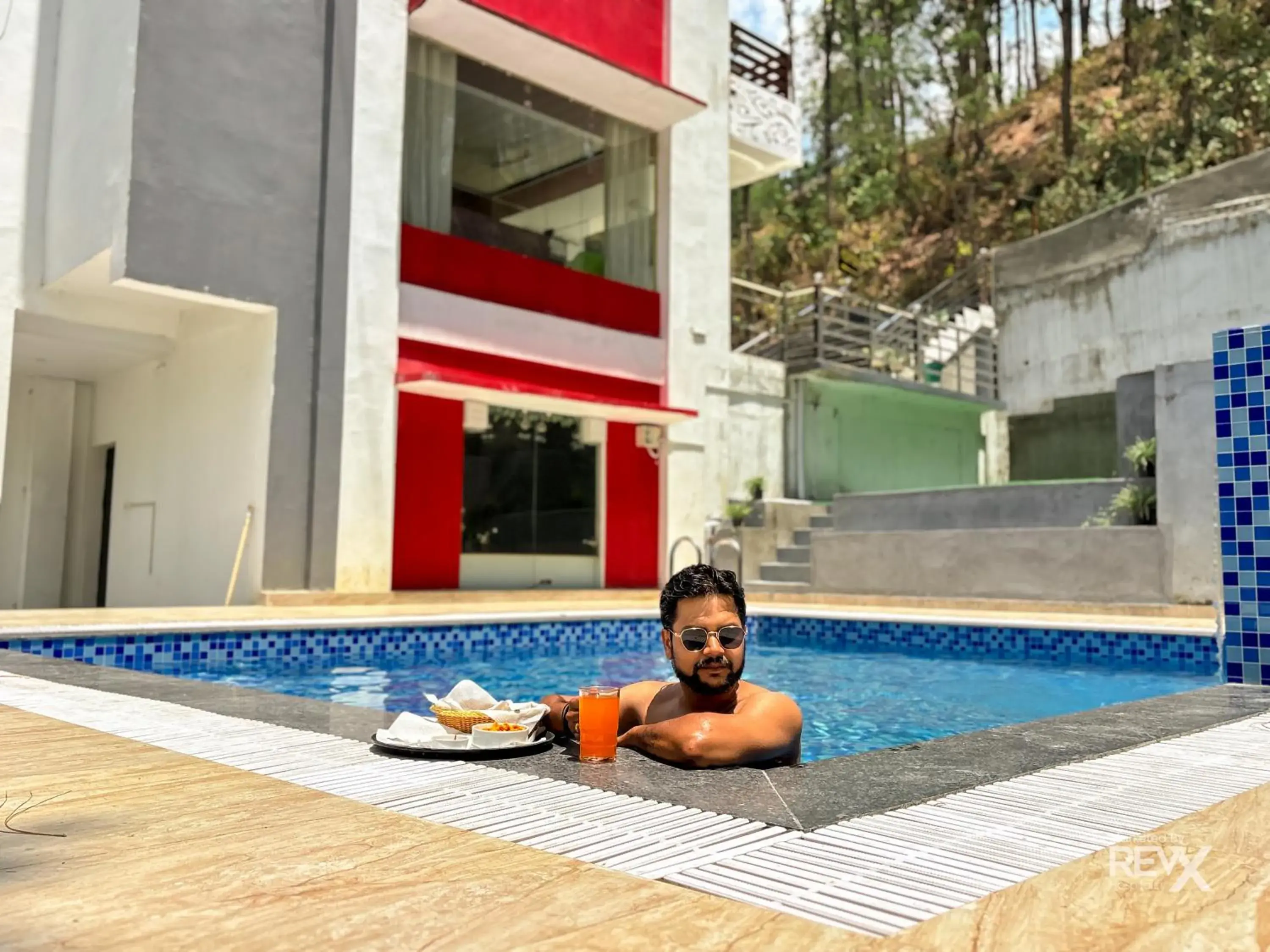 Swimming pool in Hotel Prince valley Swimming pool in Hotel Prince valley