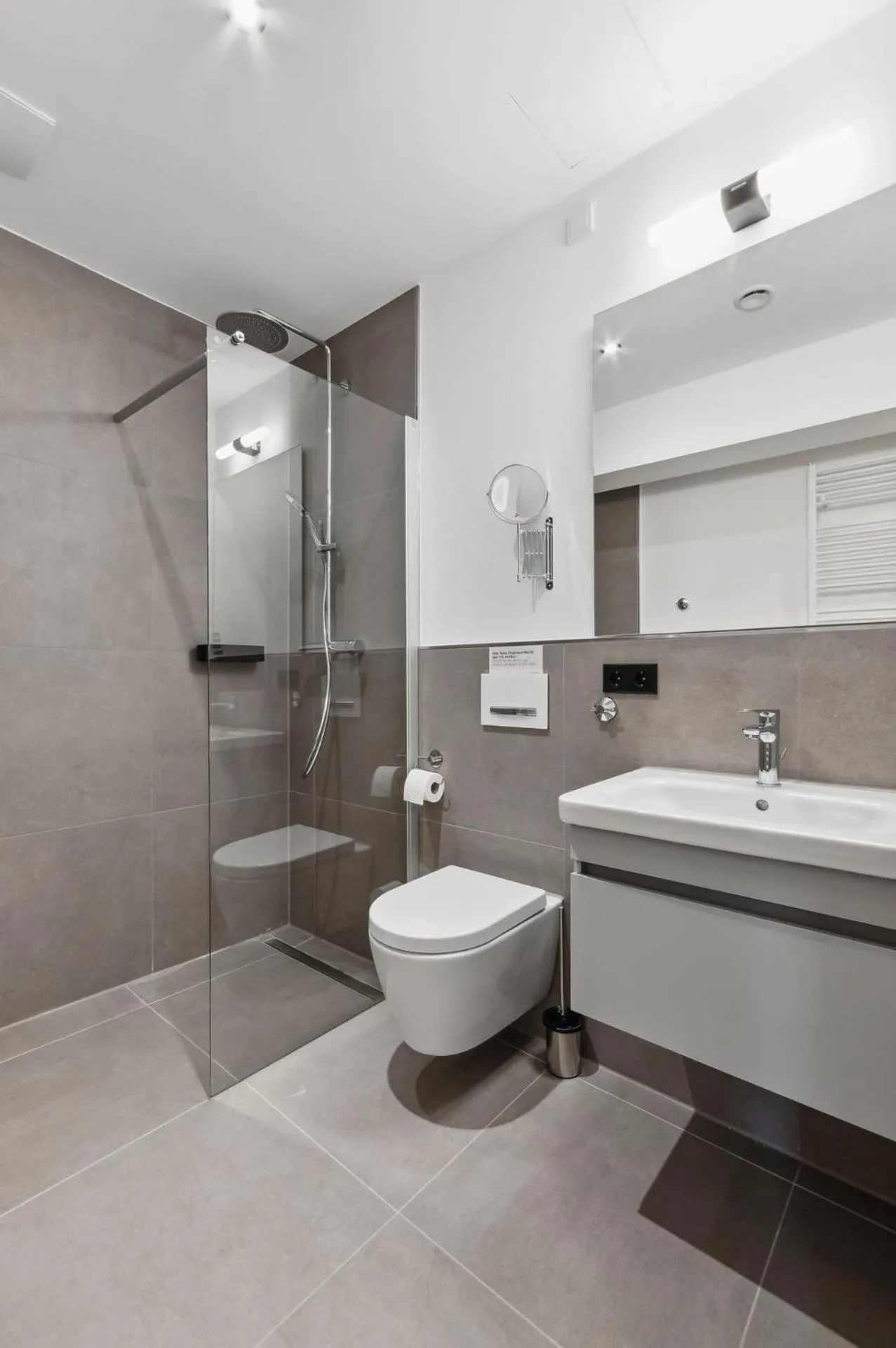 Shower in Limehome Oberhausen Paul-Reusch-Str