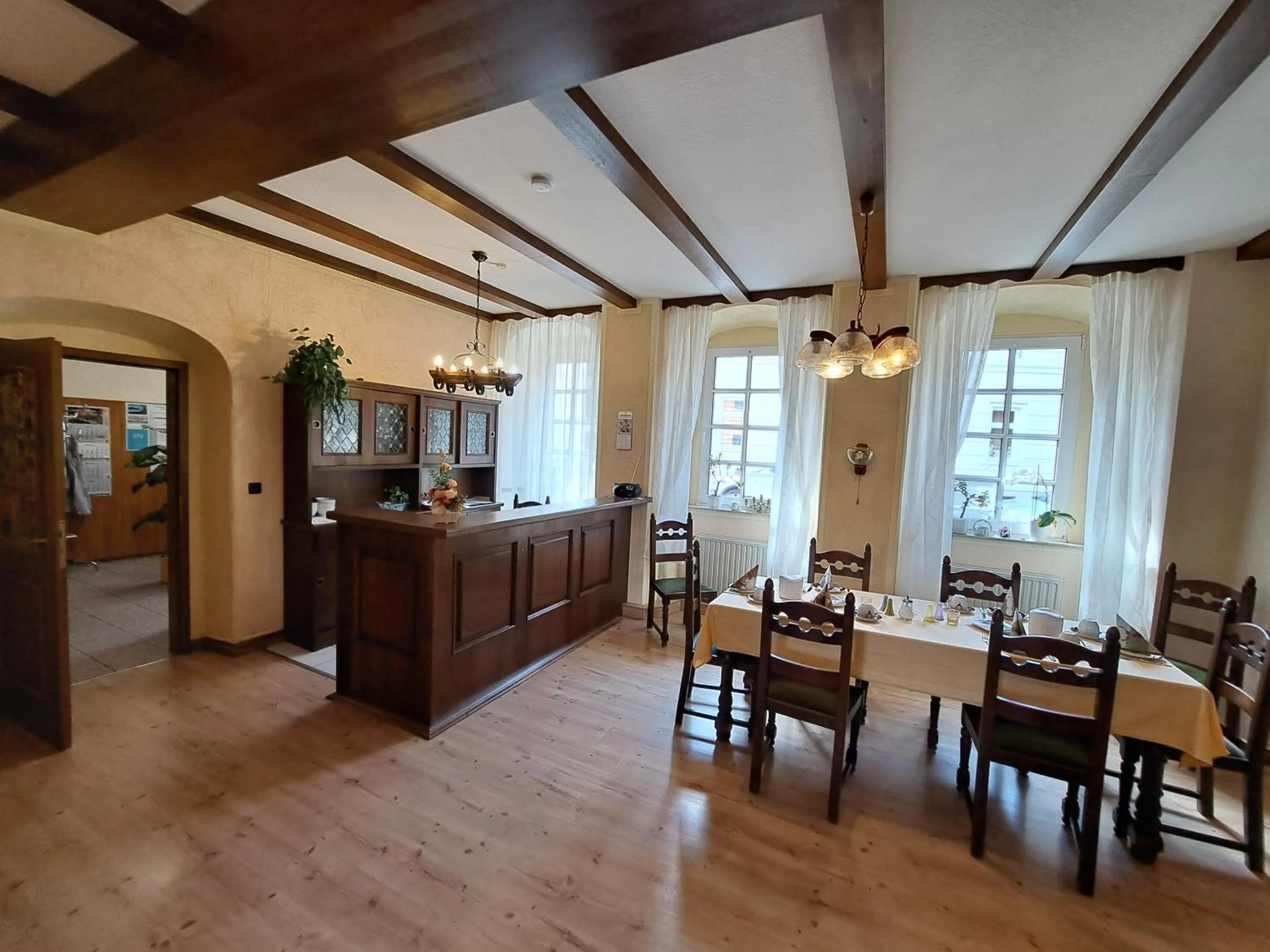 Restaurant/places to eat in Hotel zum Hirsch