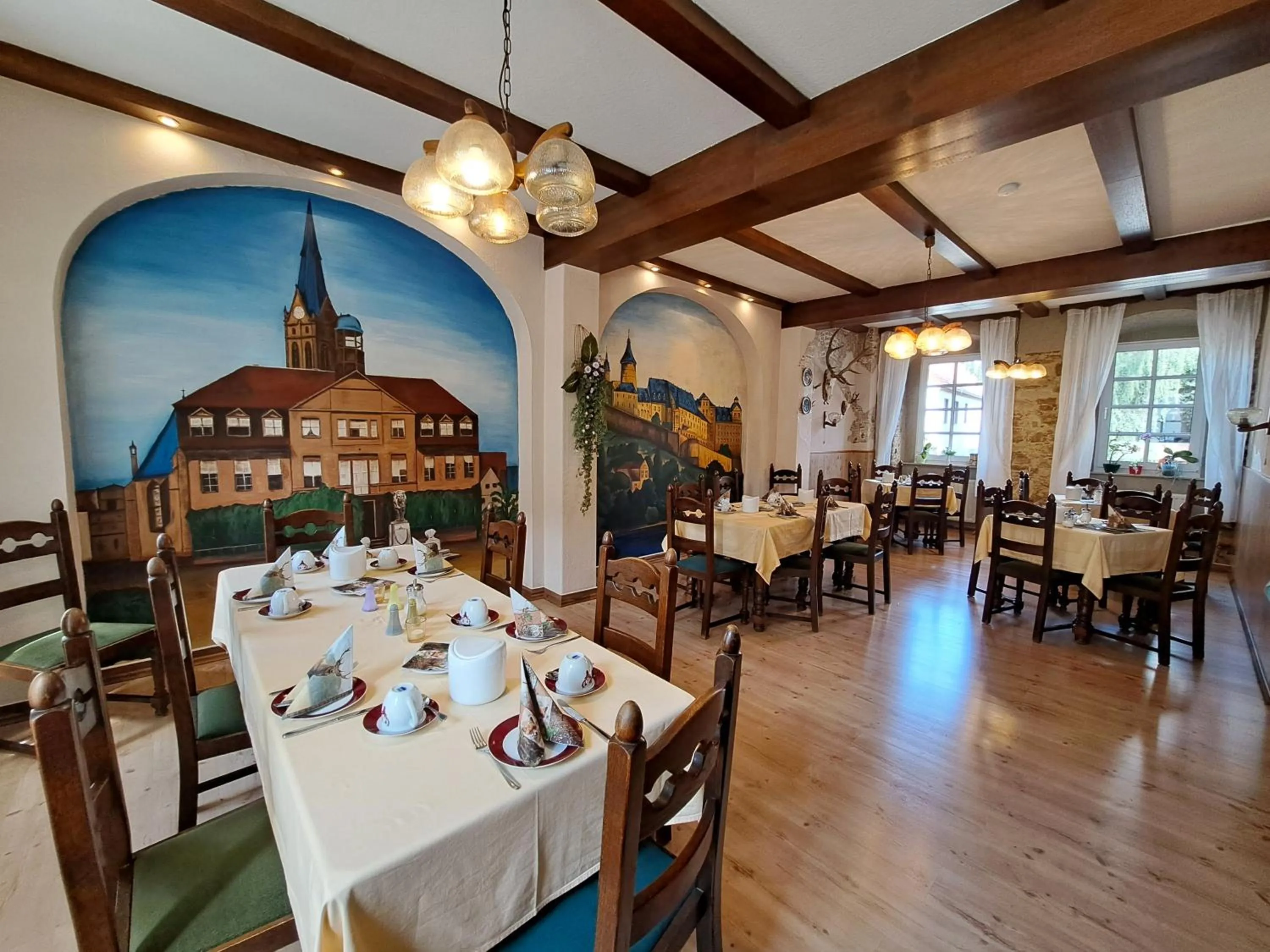 Restaurant/places to eat in Hotel zum Hirsch