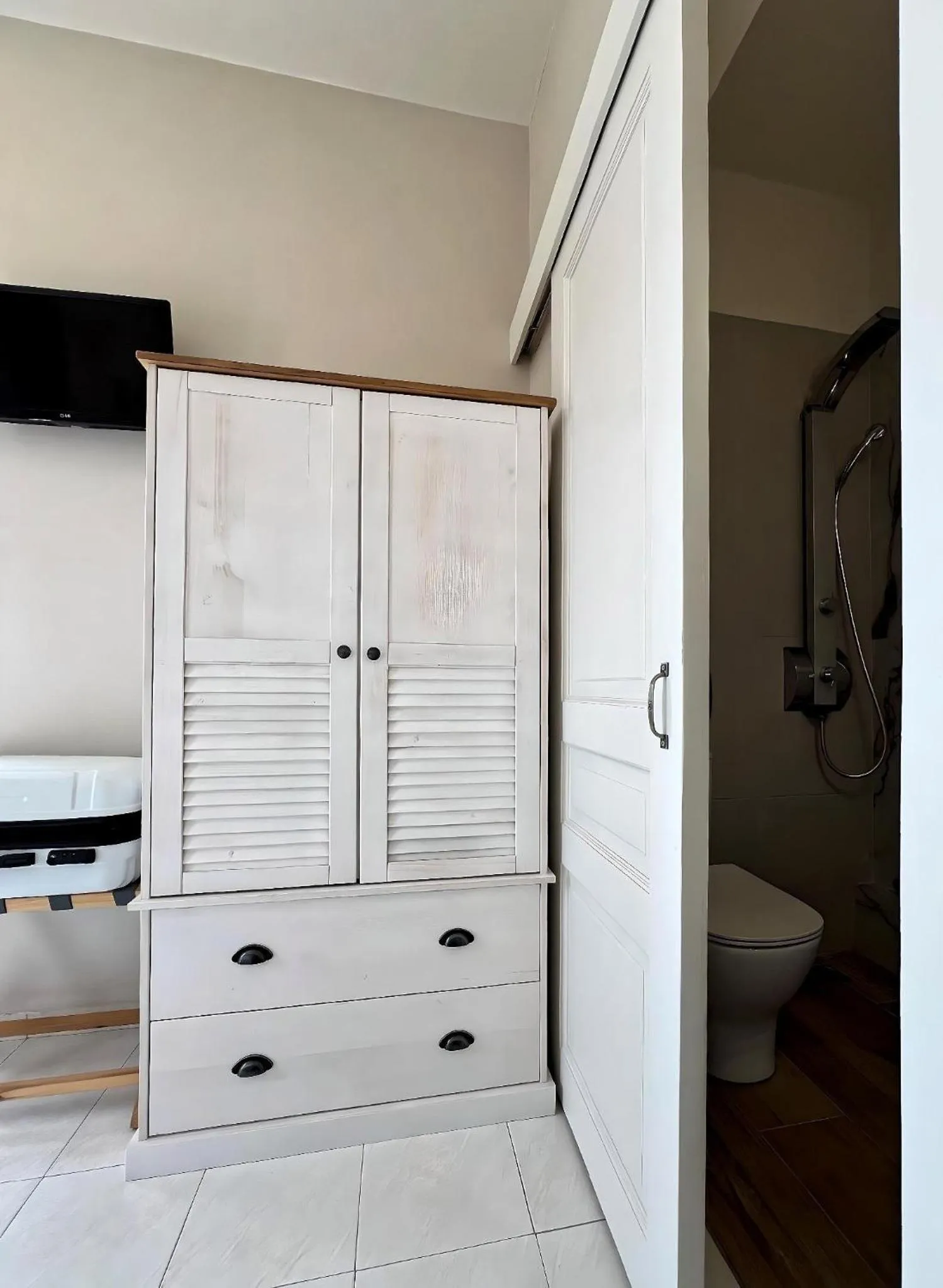 Bathroom in Kores Aegina