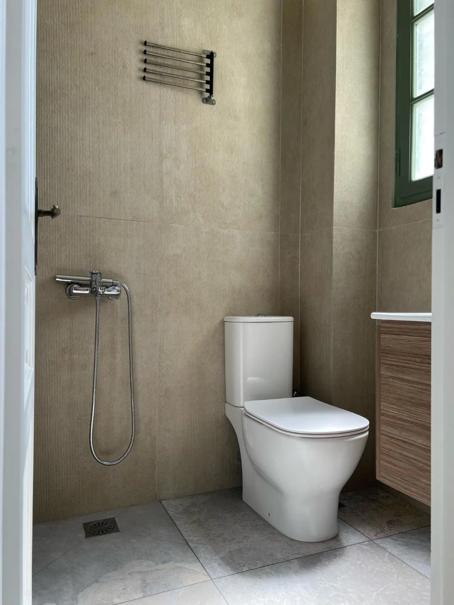 Shower in Kores Aegina