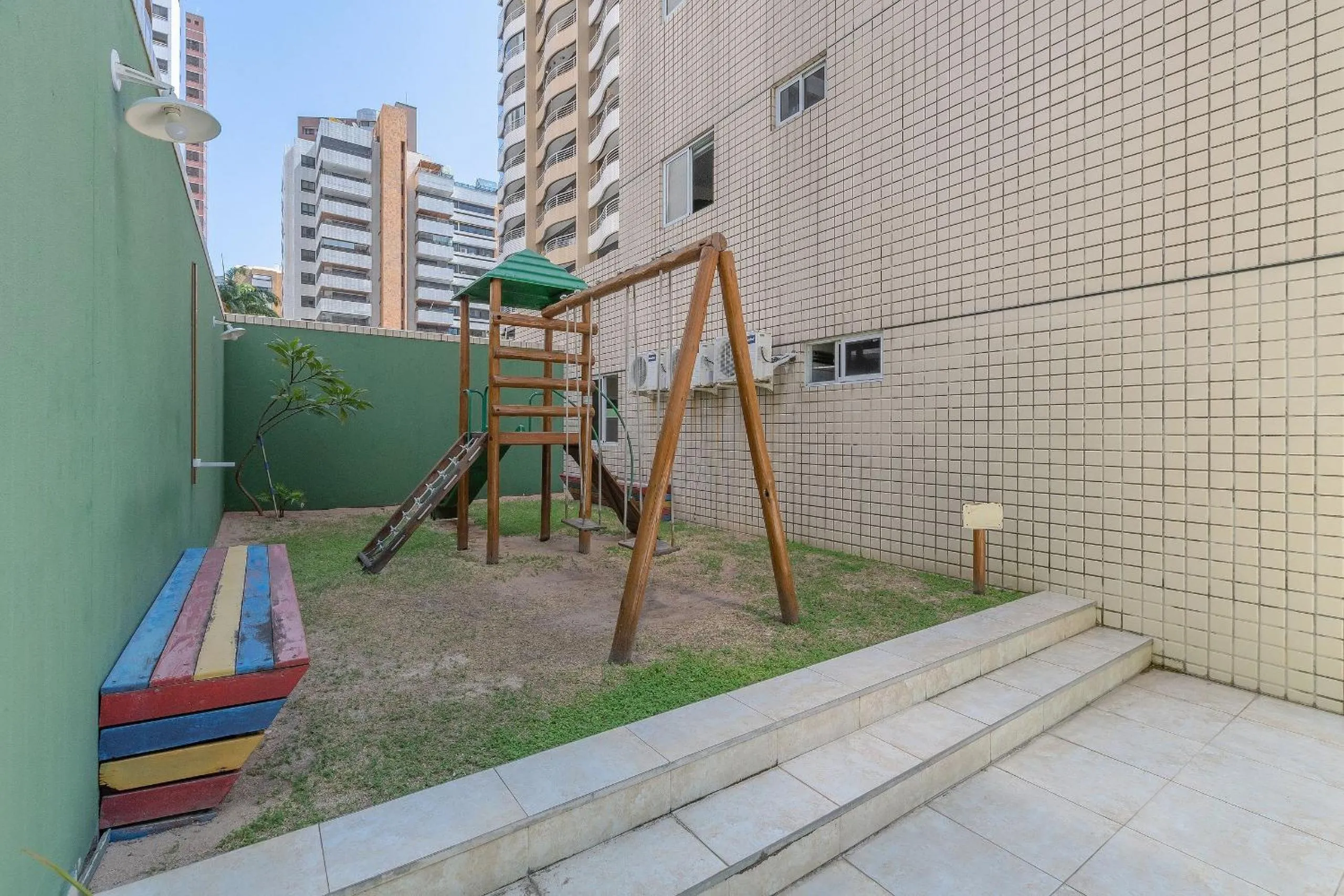 Area and facilities in Villa Damasco #2002 - em Fortaleza por Carpediem