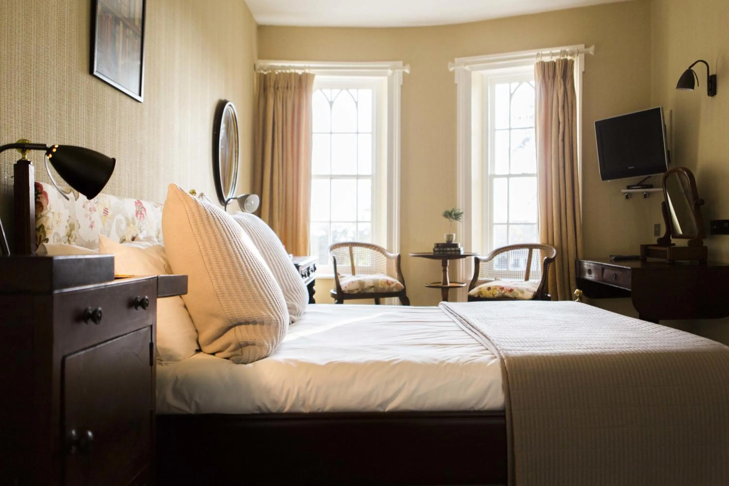 Bedroom, Bed in Les Douvres Hotel