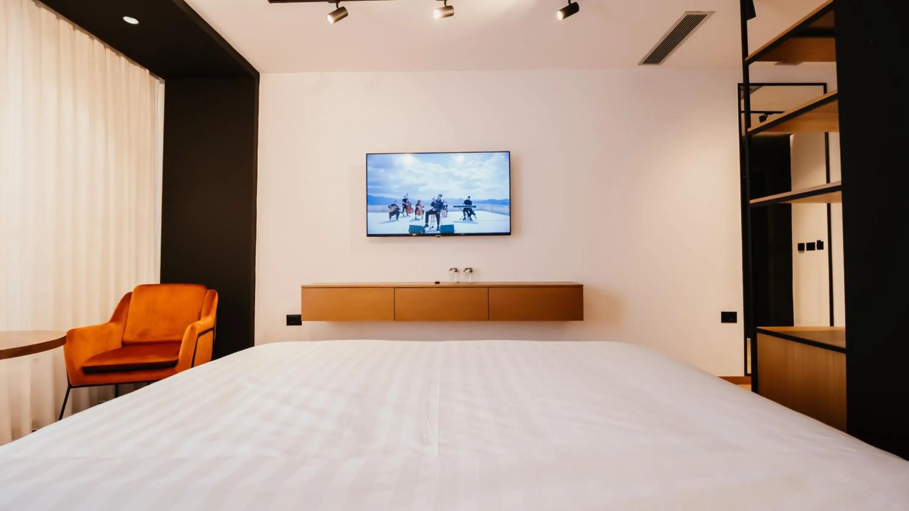 Deluxe Double Room (2 Adults + 1 Child) in BAZ'HUR Boutique Hotel Deluxe Double Room (2 Adults + 1 Child) in BAZ'HUR Boutique Hotel