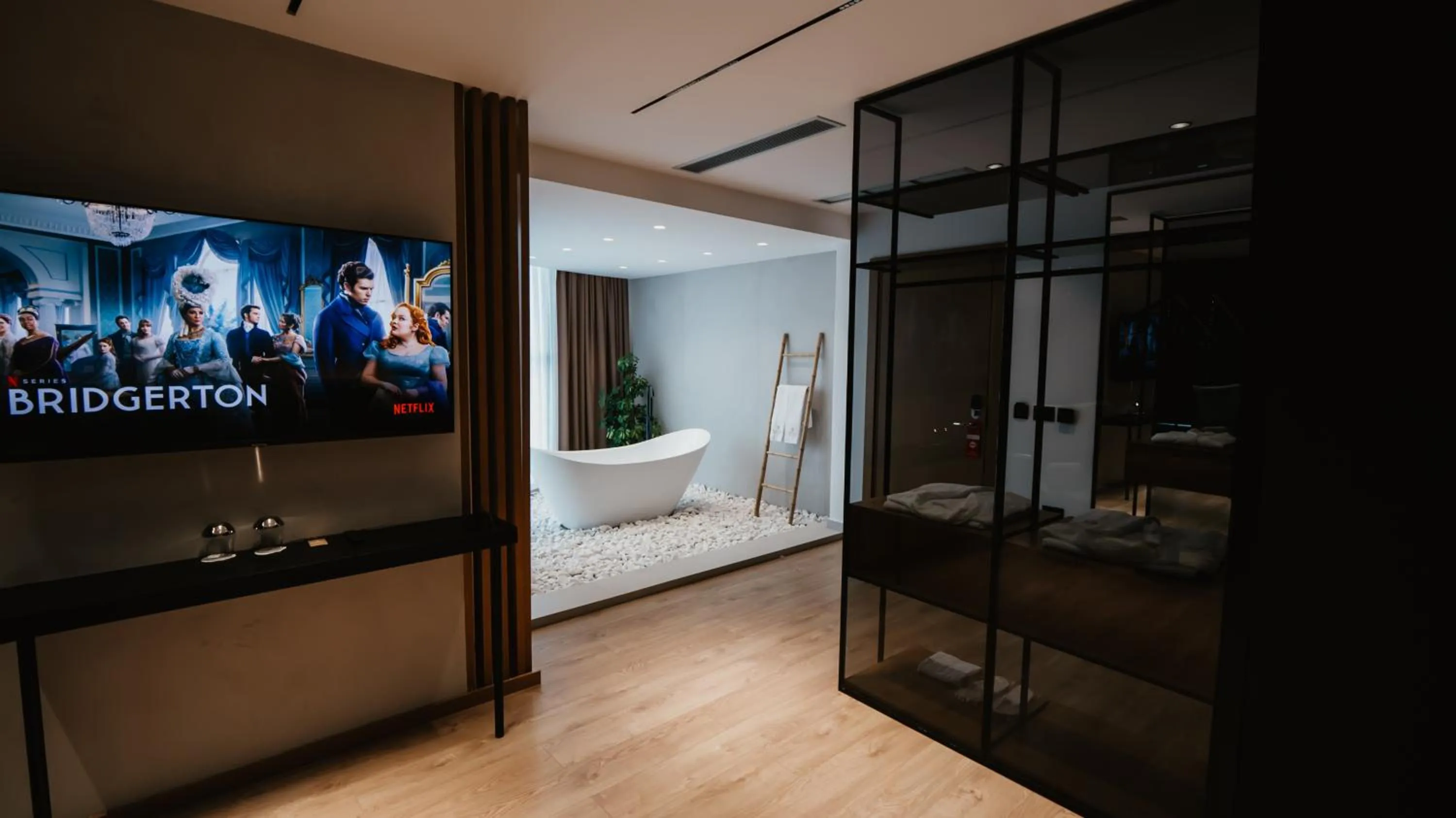 TV and multimedia, Bed in BAZ'HUR Boutique Hotel