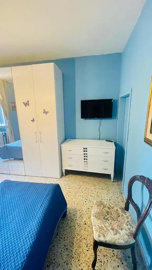 Twin Room with Shared Bathroom - single occupancy in Domi B & B Twin Room with Shared Bathroom - single occupancy in Domi B & B