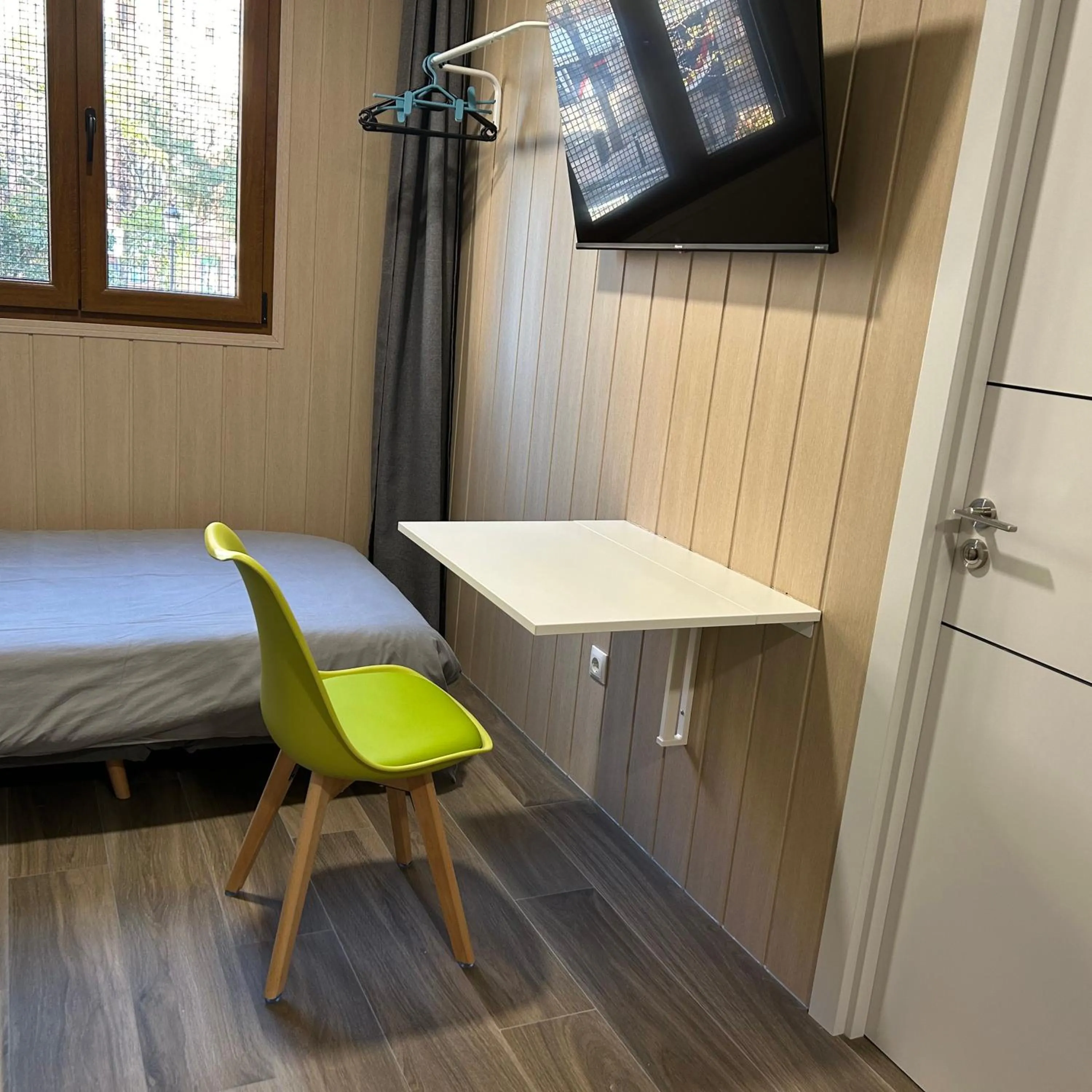 TV and multimedia, Bed in Alianza Suites