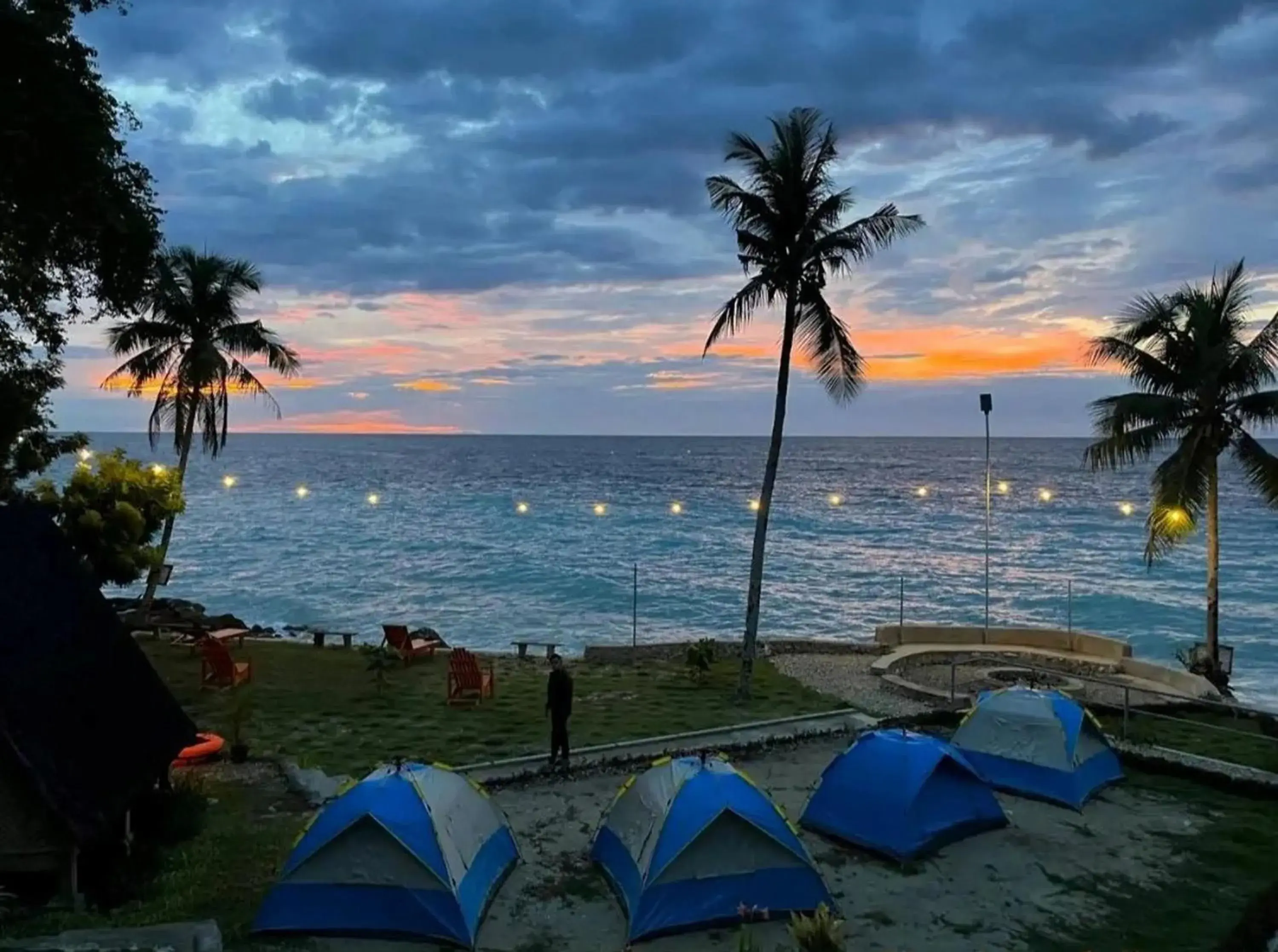 Sea view in Hagdan Reef Dive Spot by HiveRooms Sea view in Hagdan Reef Dive Spot by HiveRooms
