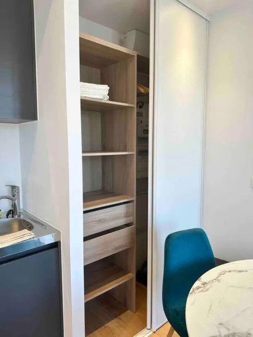 Bed in Résidence Terminus - appartements